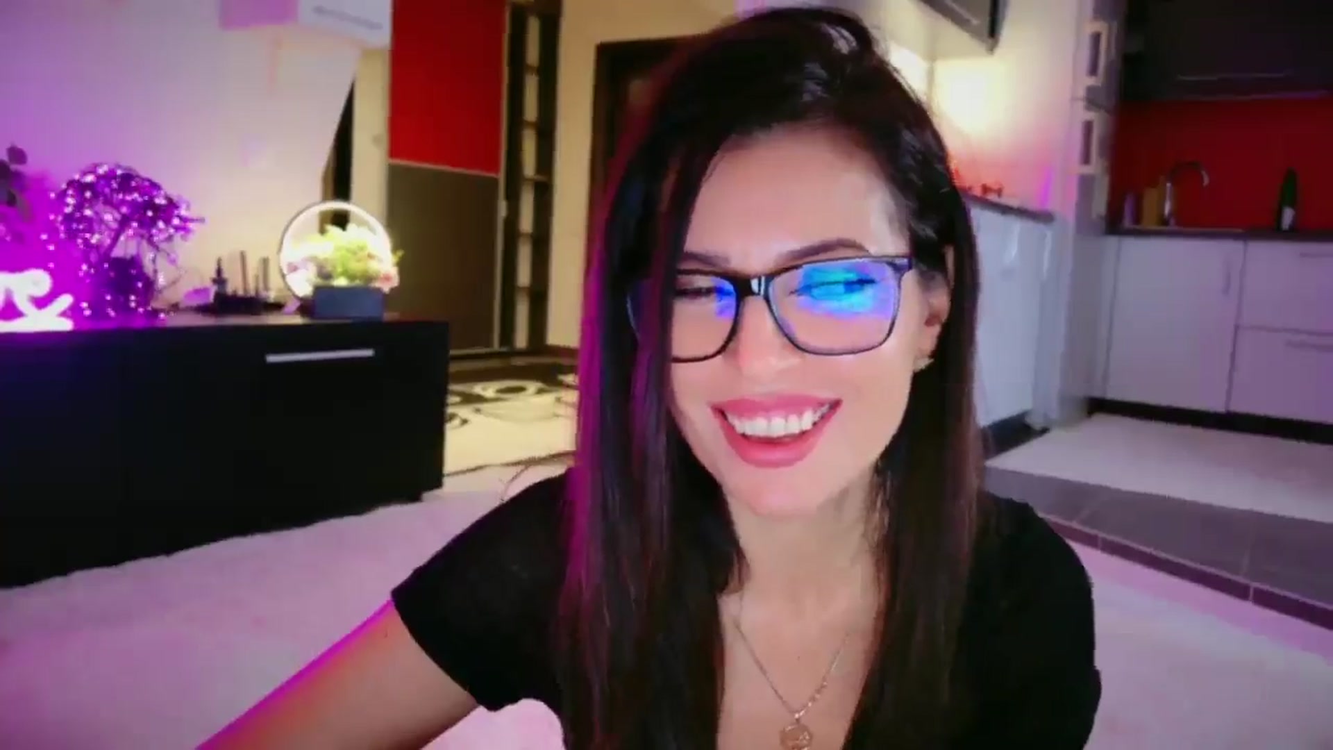 Gallery image thumbnail from SmileyTinaa's myfreecams stream on, 12/30/2025, 05:51 image 11 of 20