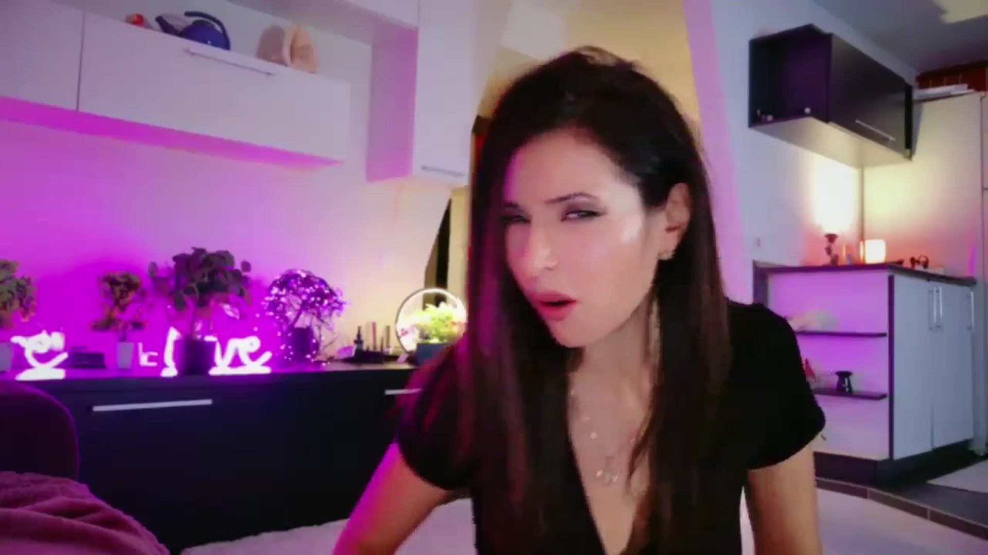 Gallery image thumbnail from SmileyTinaa's myfreecams stream on, 12/30/2025, 05:51 image 7 of 20