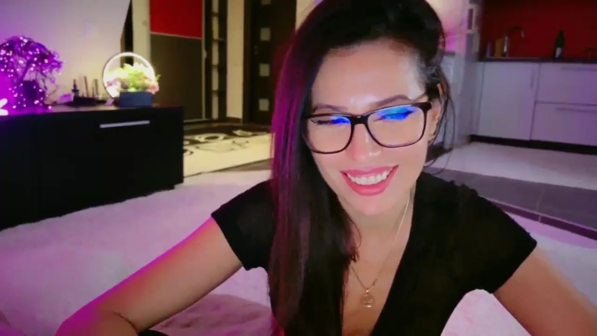 Gallery image thumbnail from SmileyTinaa's myfreecams stream on, 12/30/2025, 05:51 image 19 of 20