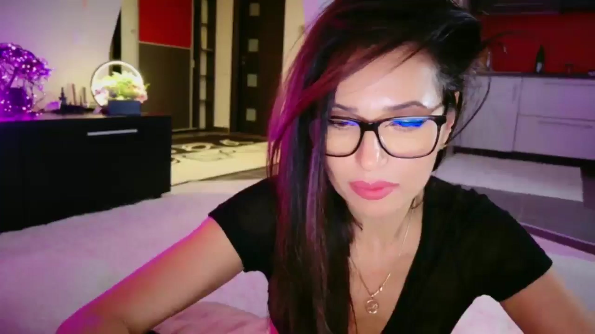 Gallery image thumbnail from SmileyTinaa's myfreecams stream on, 12/30/2025, 05:51 image 15 of 20