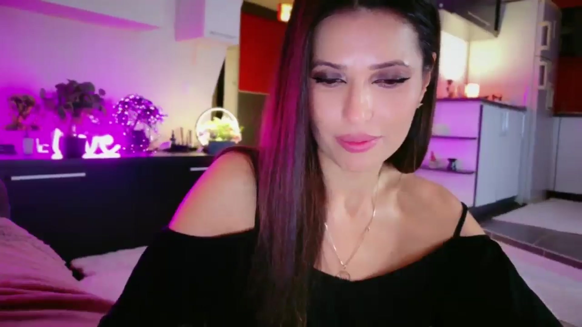 Gallery image thumbnail from SmileyTinaa's myfreecams stream on, 01/03/2026, 24:05 image 20 of 20