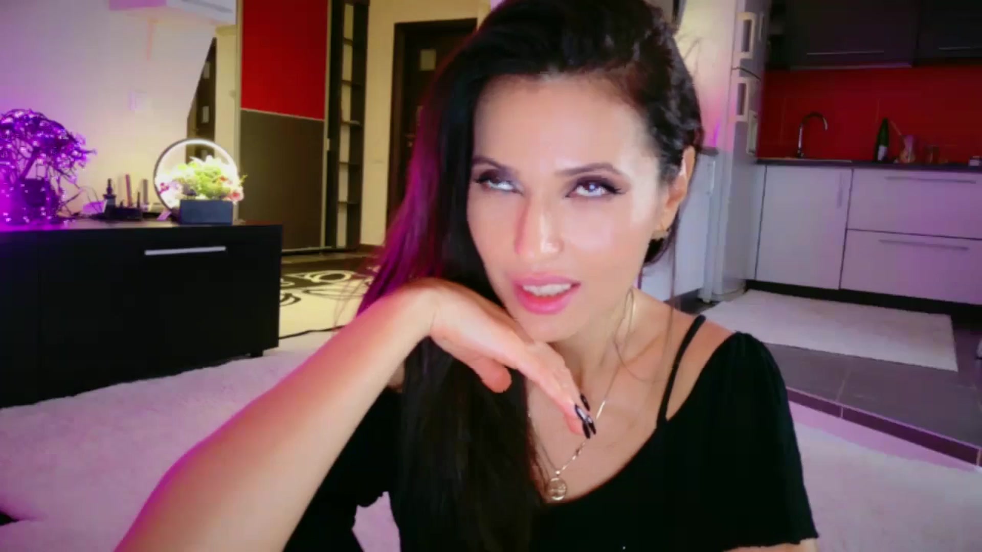 Gallery image thumbnail from SmileyTinaa's myfreecams stream on, 01/03/2026, 07:28 image 20 of 20