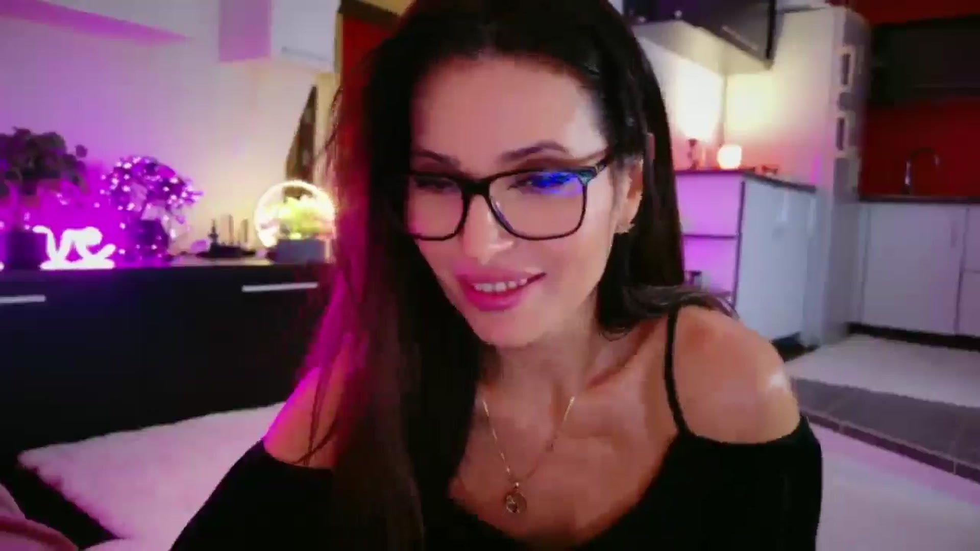 Gallery image thumbnail from SmileyTinaa's myfreecams stream on, 01/03/2026, 07:28 image 5 of 20