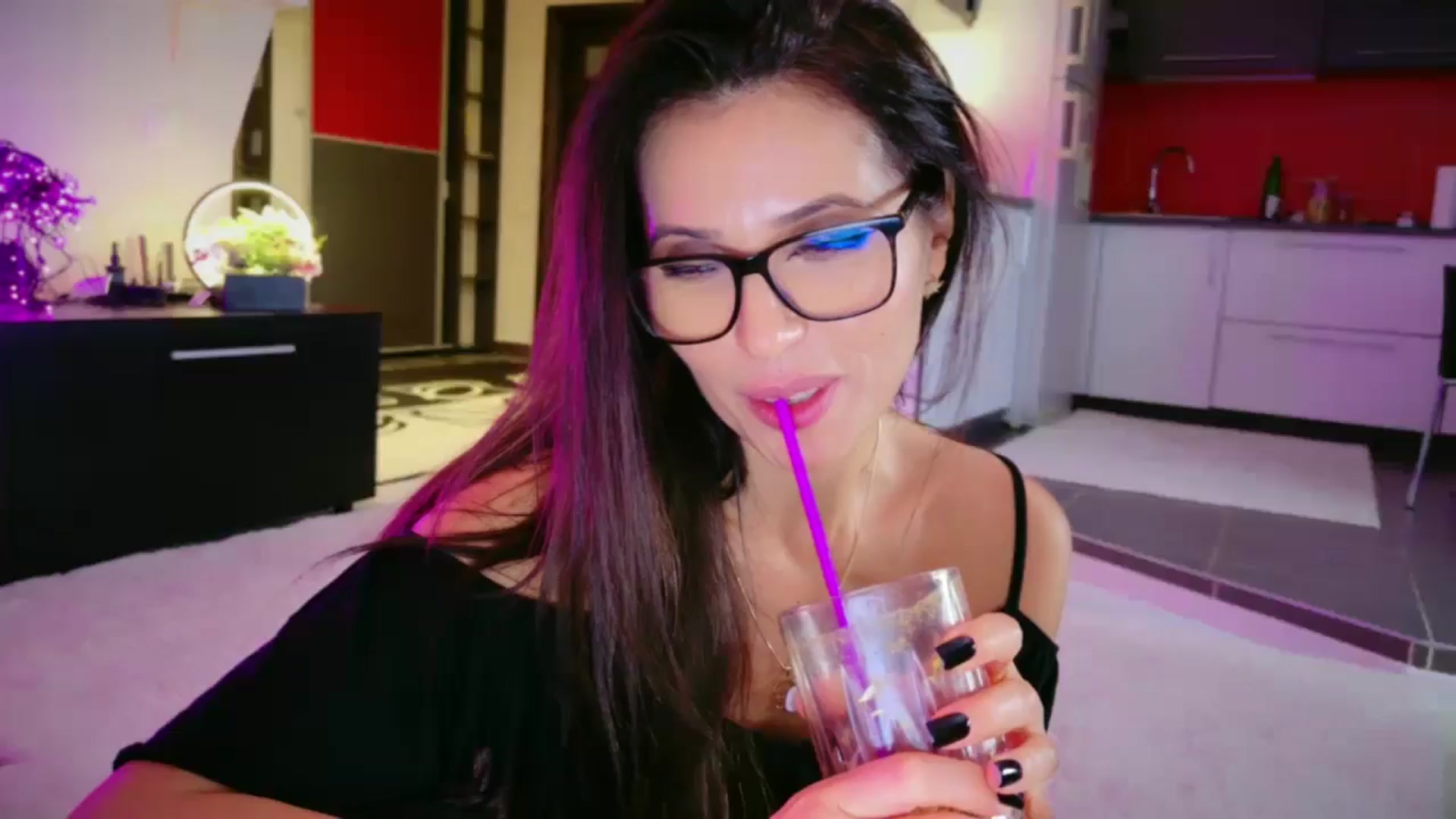 Gallery image thumbnail from SmileyTinaa's myfreecams stream on, 01/03/2026, 07:28 image 1 of 20
