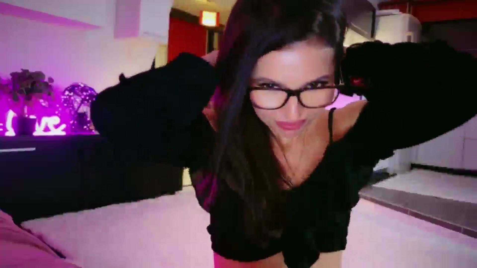 Gallery image thumbnail from SmileyTinaa's myfreecams stream on, 01/09/2026, 01:54 image 19 of 20