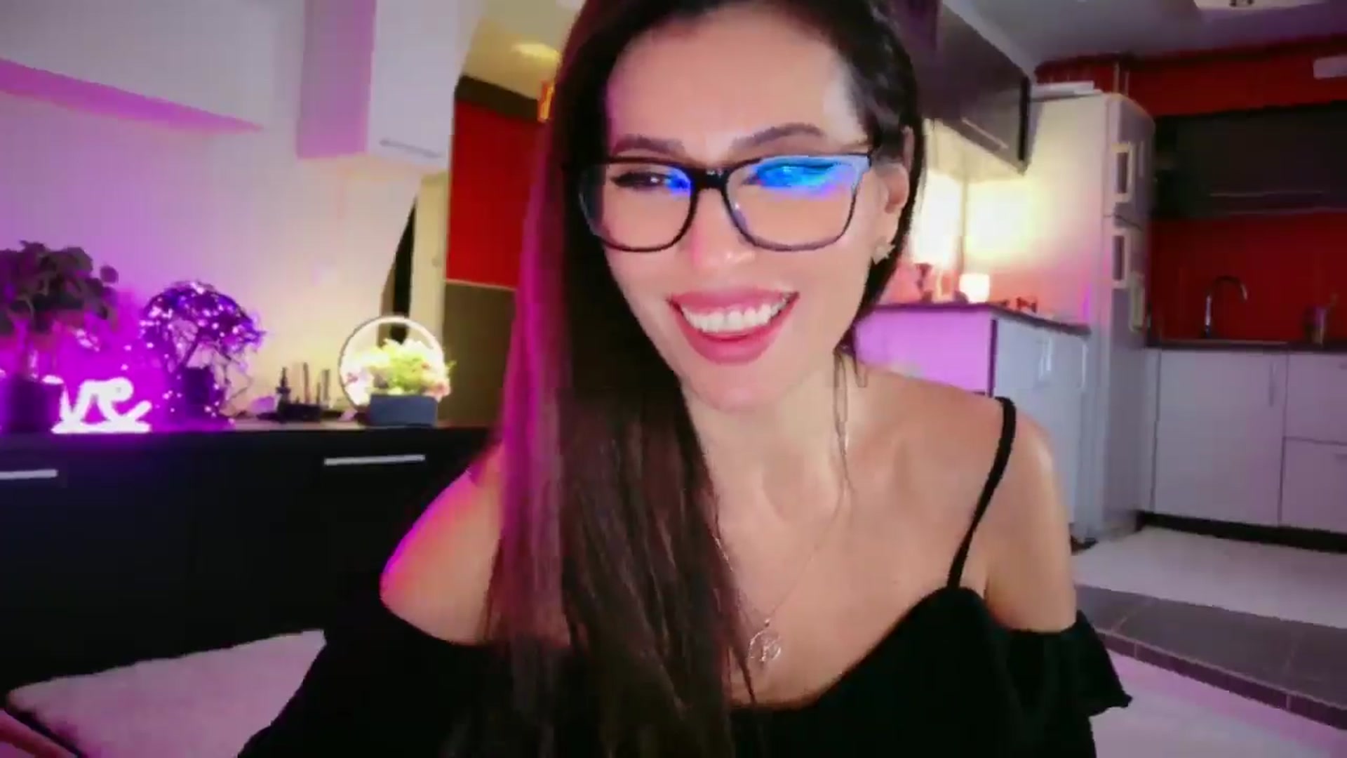 Gallery image thumbnail from SmileyTinaa's myfreecams stream on, 01/09/2026, 02:11 image 20 of 20