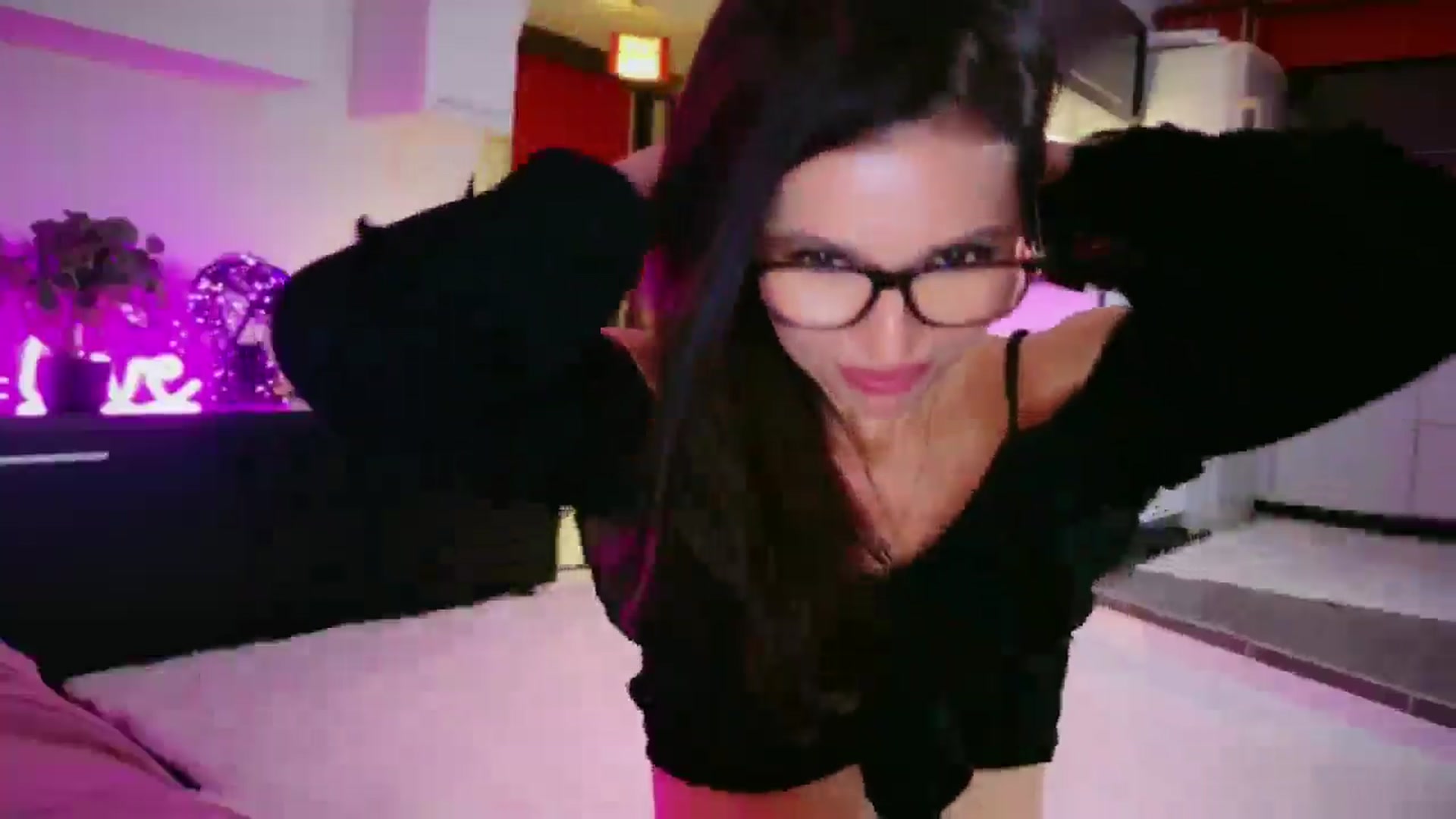 Gallery image thumbnail from SmileyTinaa's myfreecams stream on, 01/09/2026, 02:11 image 12 of 20