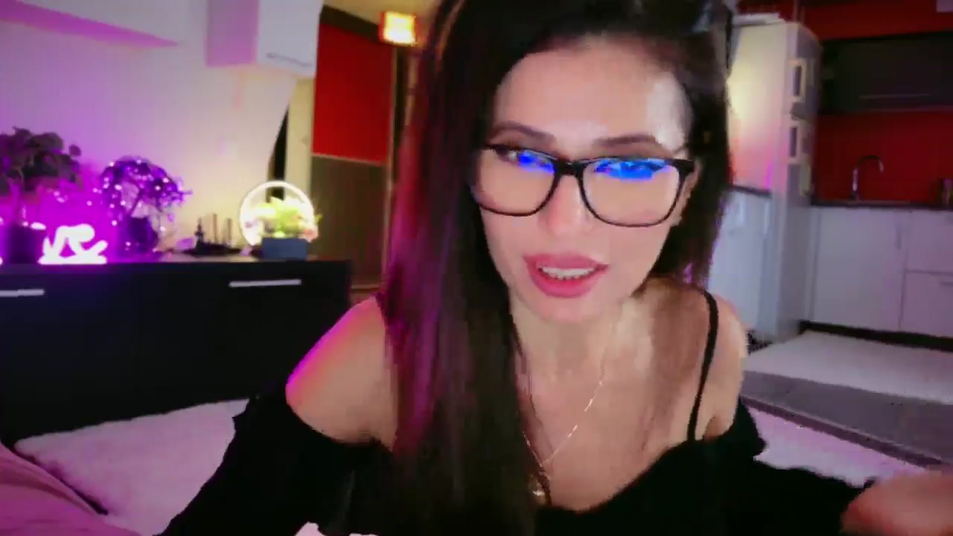 Gallery image thumbnail from SmileyTinaa's myfreecams stream on, 01/09/2026, 02:11 image 13 of 20
