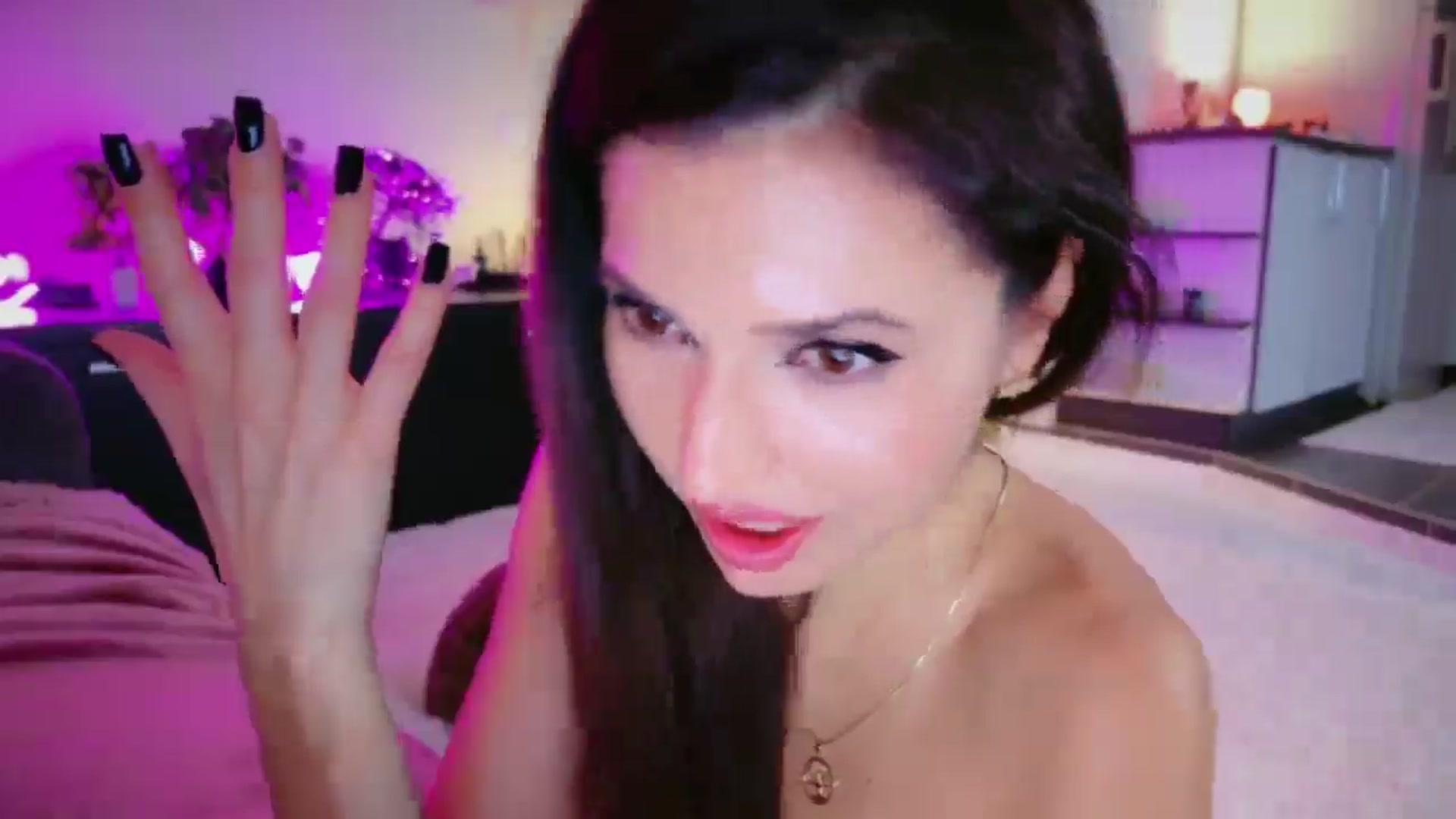 Gallery image thumbnail from SmileyTinaa's myfreecams stream on, 01/09/2026, 03:01 image 4 of 20