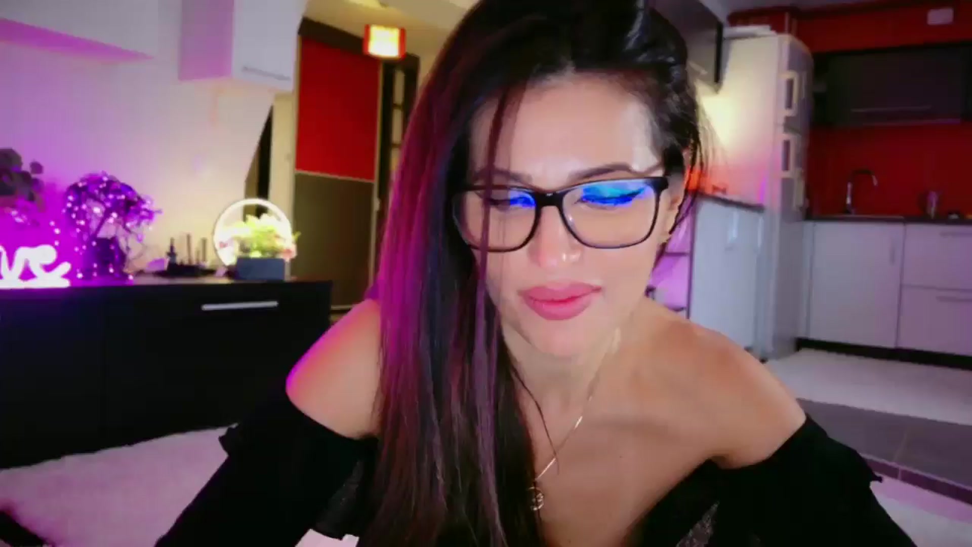 Gallery image thumbnail from SmileyTinaa's myfreecams stream on, 01/09/2026, 07:08 image 1 of 20