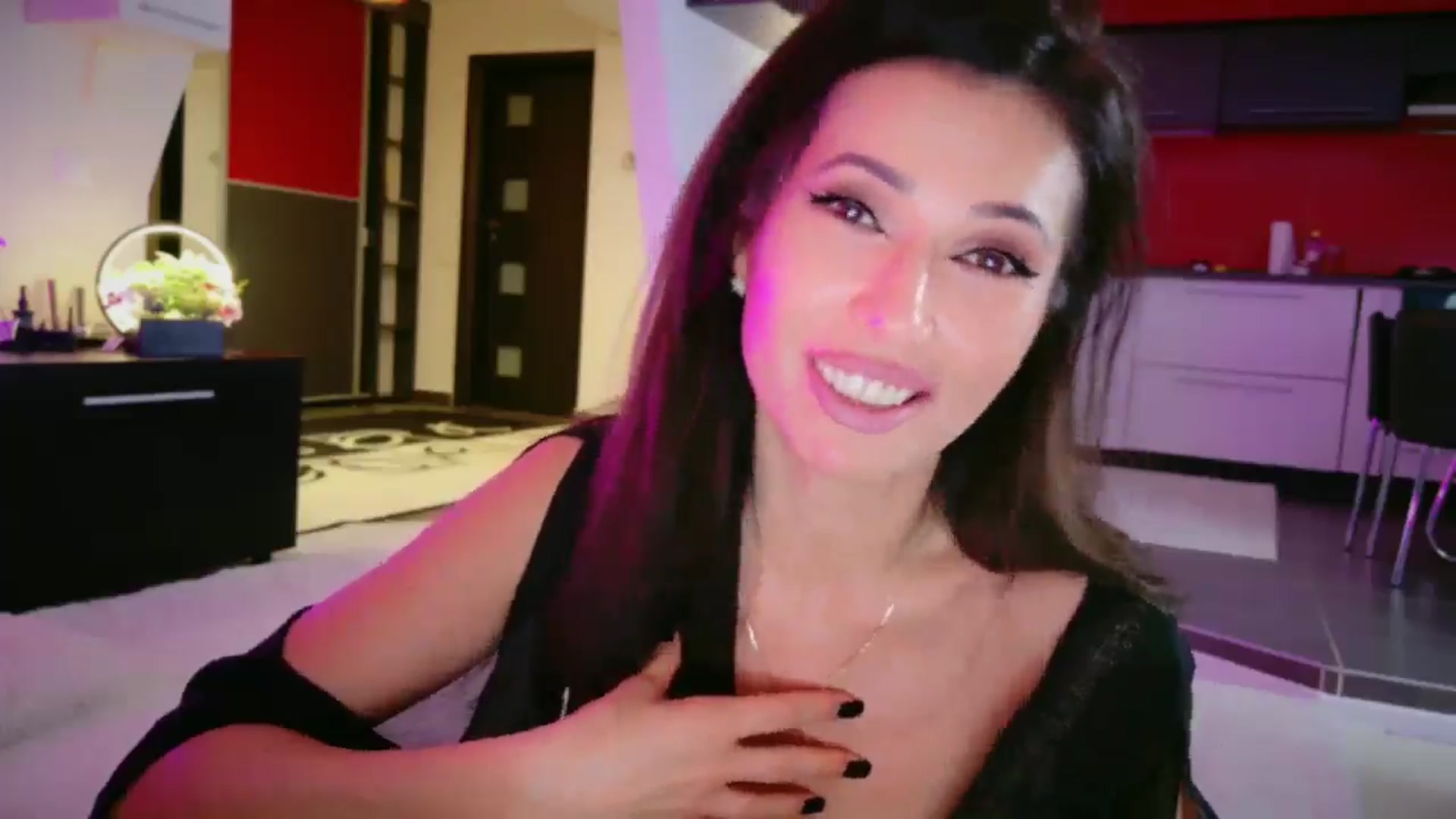 Gallery image thumbnail from SmileyTinaa's myfreecams stream on, 01/10/2026, 24:01 image 13 of 20