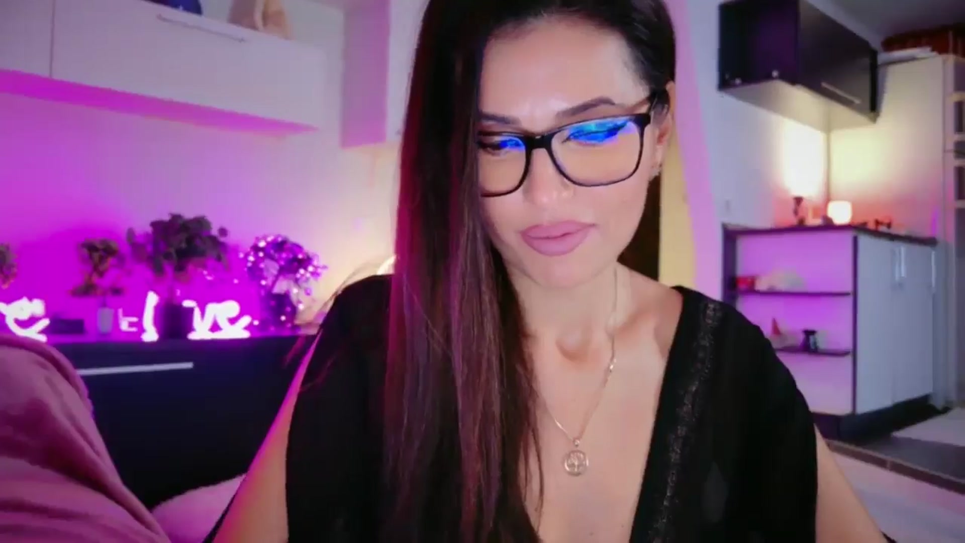 Gallery image thumbnail from SmileyTinaa's myfreecams stream on, 01/10/2026, 24:01 image 8 of 20