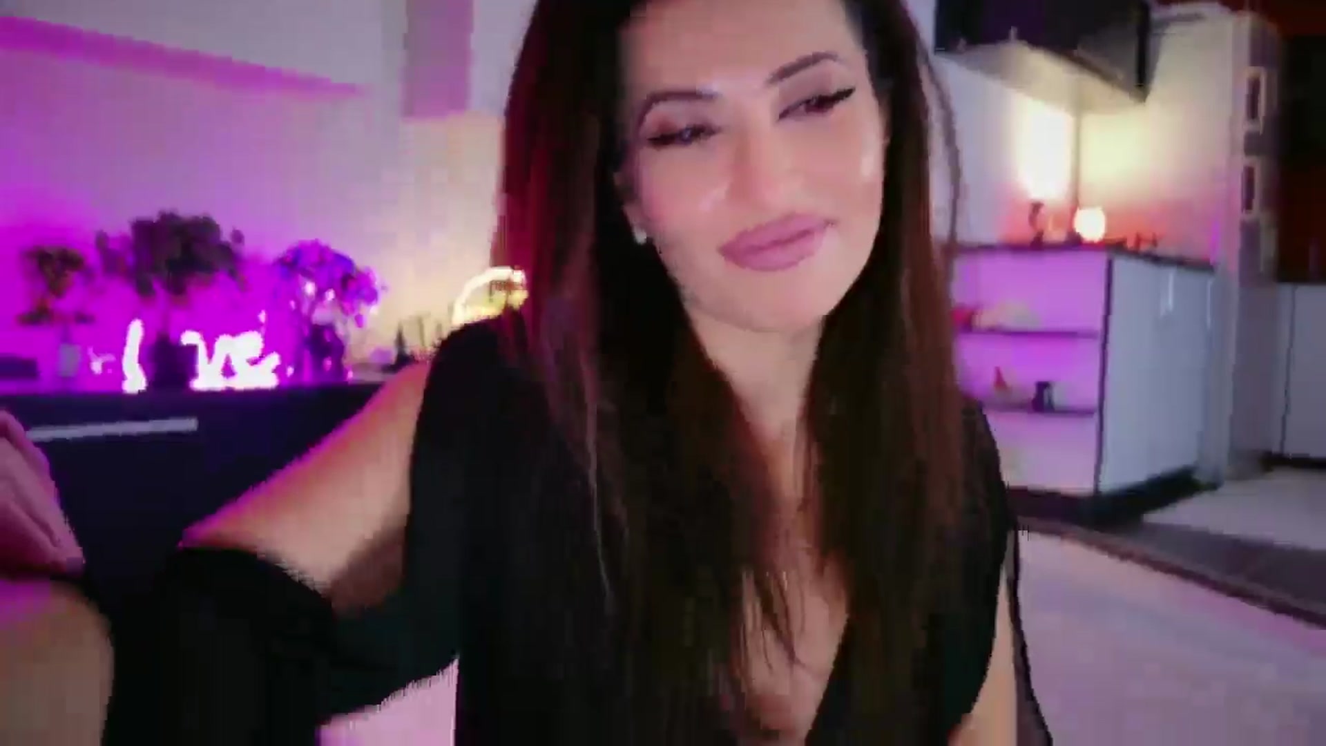 Gallery image thumbnail from SmileyTinaa's myfreecams stream on, 01/10/2026, 24:01 image 9 of 20