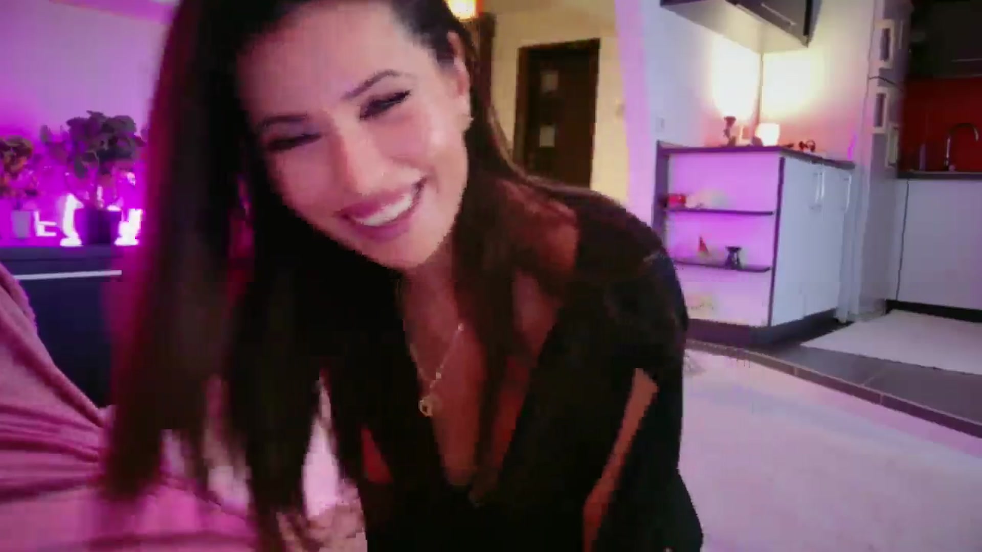 Gallery image thumbnail from SmileyTinaa's myfreecams stream on, 01/10/2026, 04:20 image 9 of 20