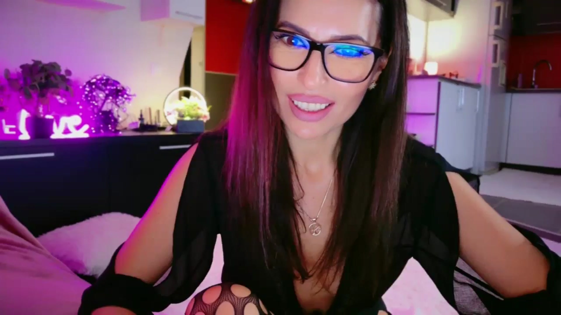 Gallery image thumbnail from SmileyTinaa's myfreecams stream on, 01/10/2026, 04:20 image 6 of 20