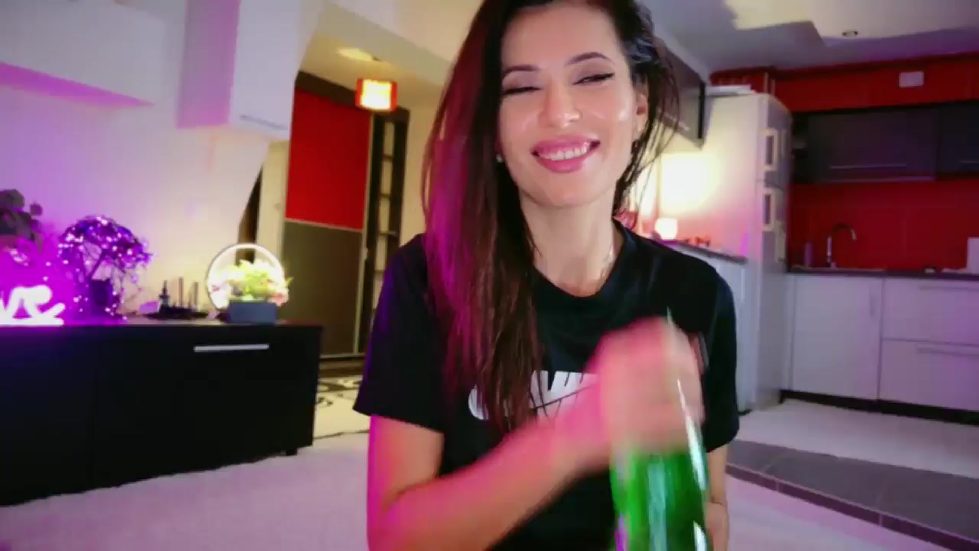 Gallery image thumbnail from SmileyTinaa's myfreecams stream on, 01/10/2026, 08:54 image 1 of 20
