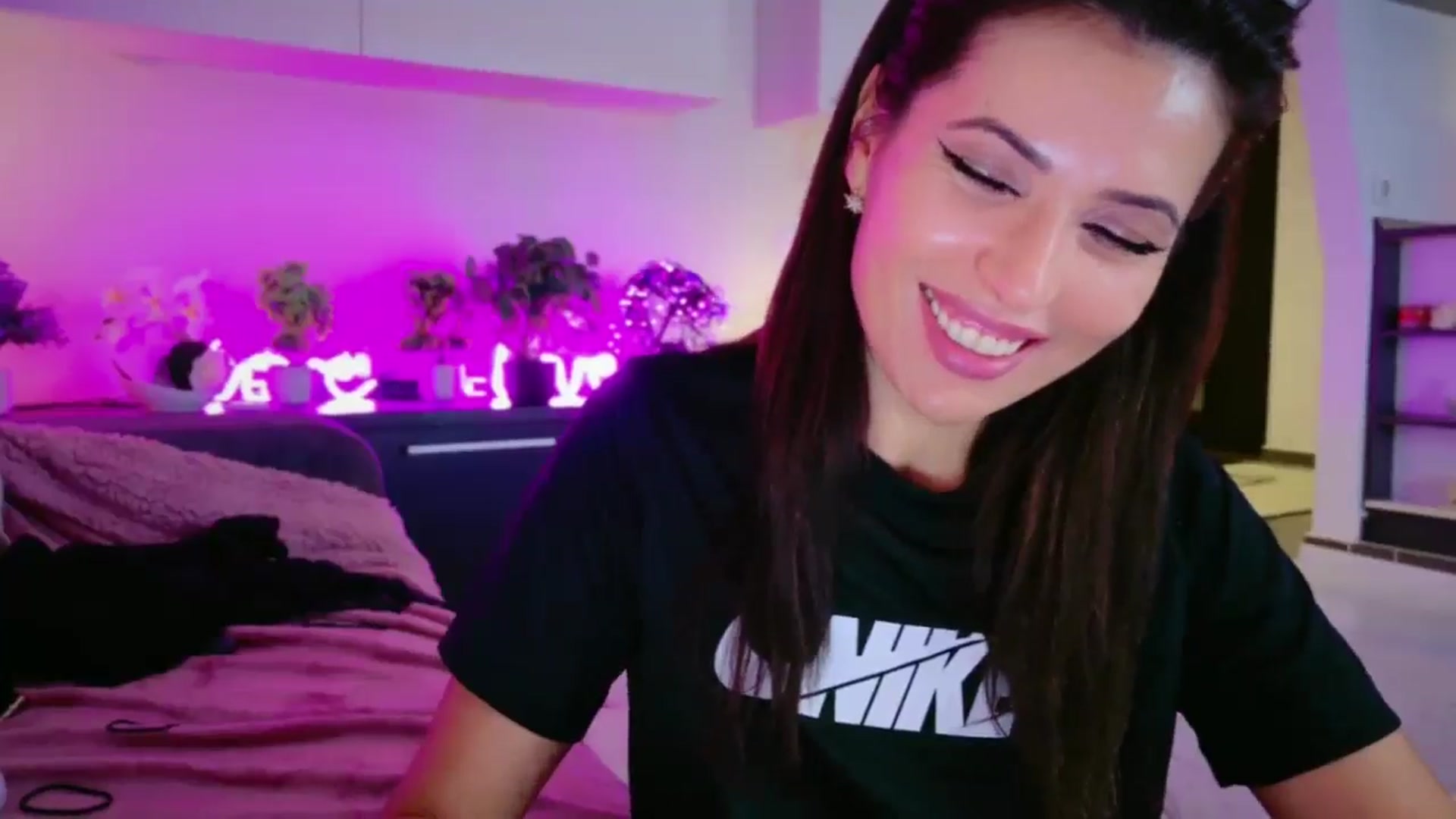 Gallery image thumbnail from SmileyTinaa's myfreecams stream on, 01/10/2026, 08:54 image 5 of 20