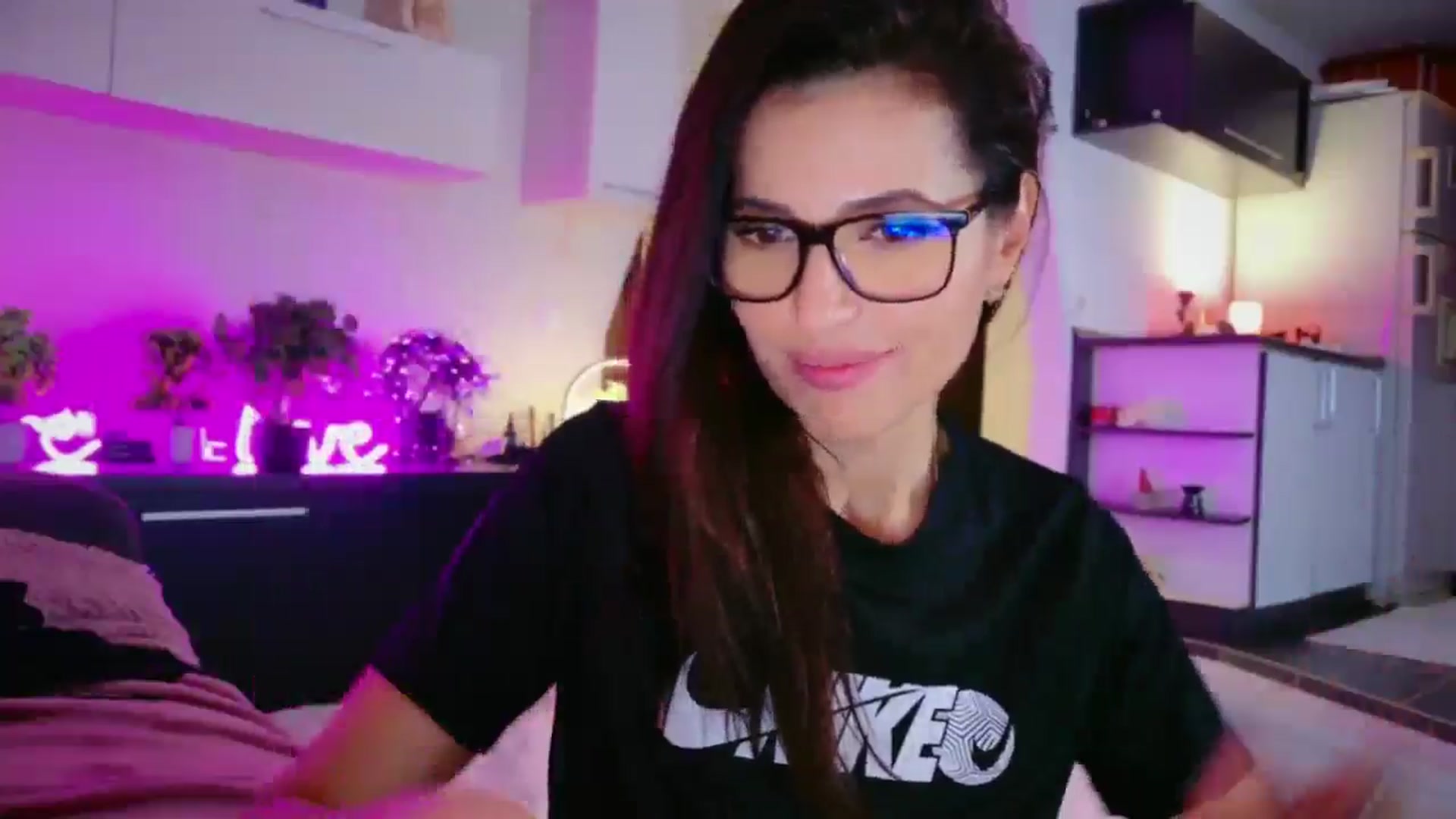 Gallery image thumbnail from SmileyTinaa's myfreecams stream on, 01/10/2026, 08:54 image 3 of 20