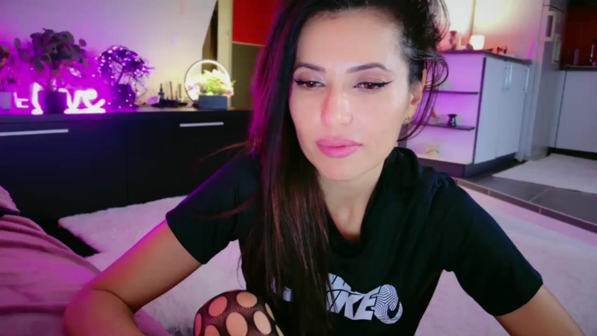 Gallery image thumbnail from SmileyTinaa's myfreecams stream on, 01/10/2026, 08:54 image 10 of 20