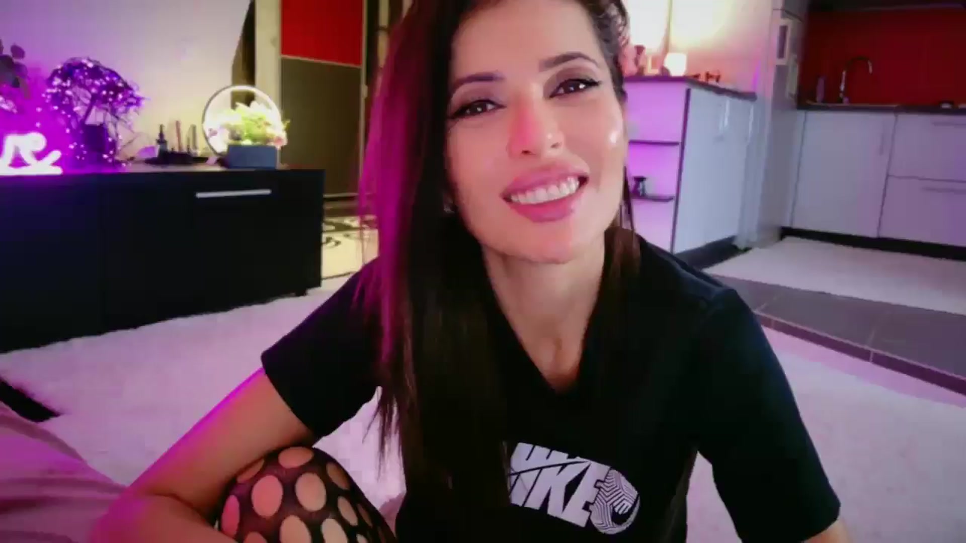 Gallery image thumbnail from SmileyTinaa's myfreecams stream on, 01/10/2026, 08:54 image 14 of 20
