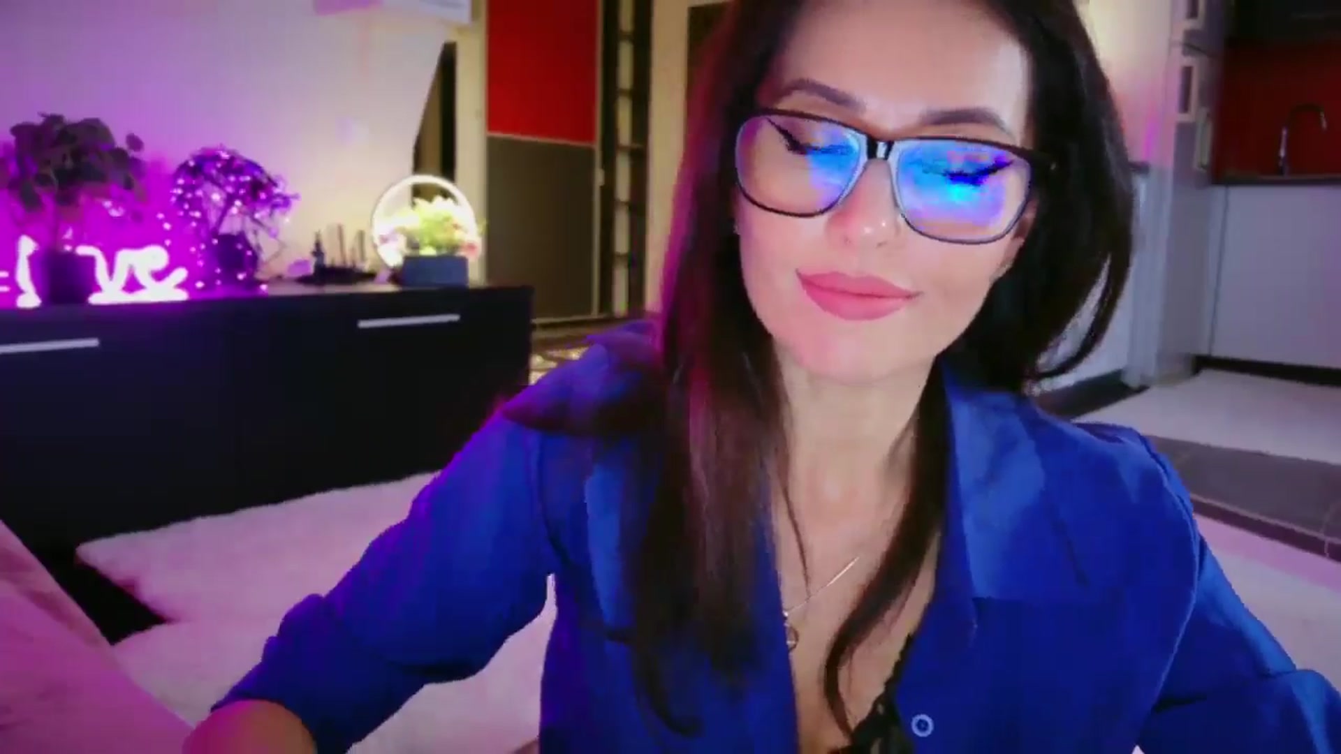Gallery image thumbnail from SmileyTinaa's myfreecams stream on, 01/16/2026, 01:19 image 2 of 20