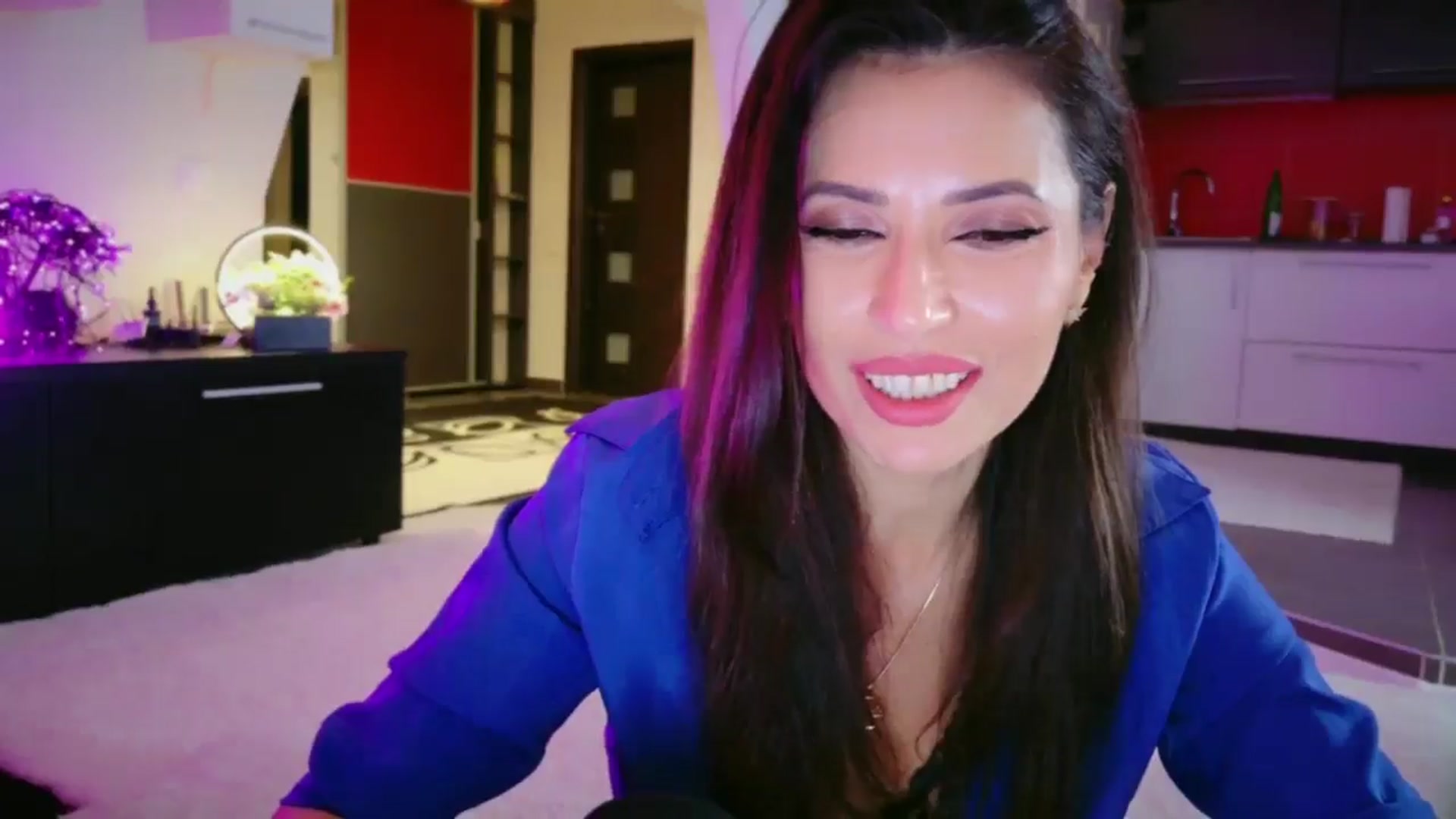 Gallery image thumbnail from SmileyTinaa's myfreecams stream on, 01/16/2026, 01:19 image 9 of 20