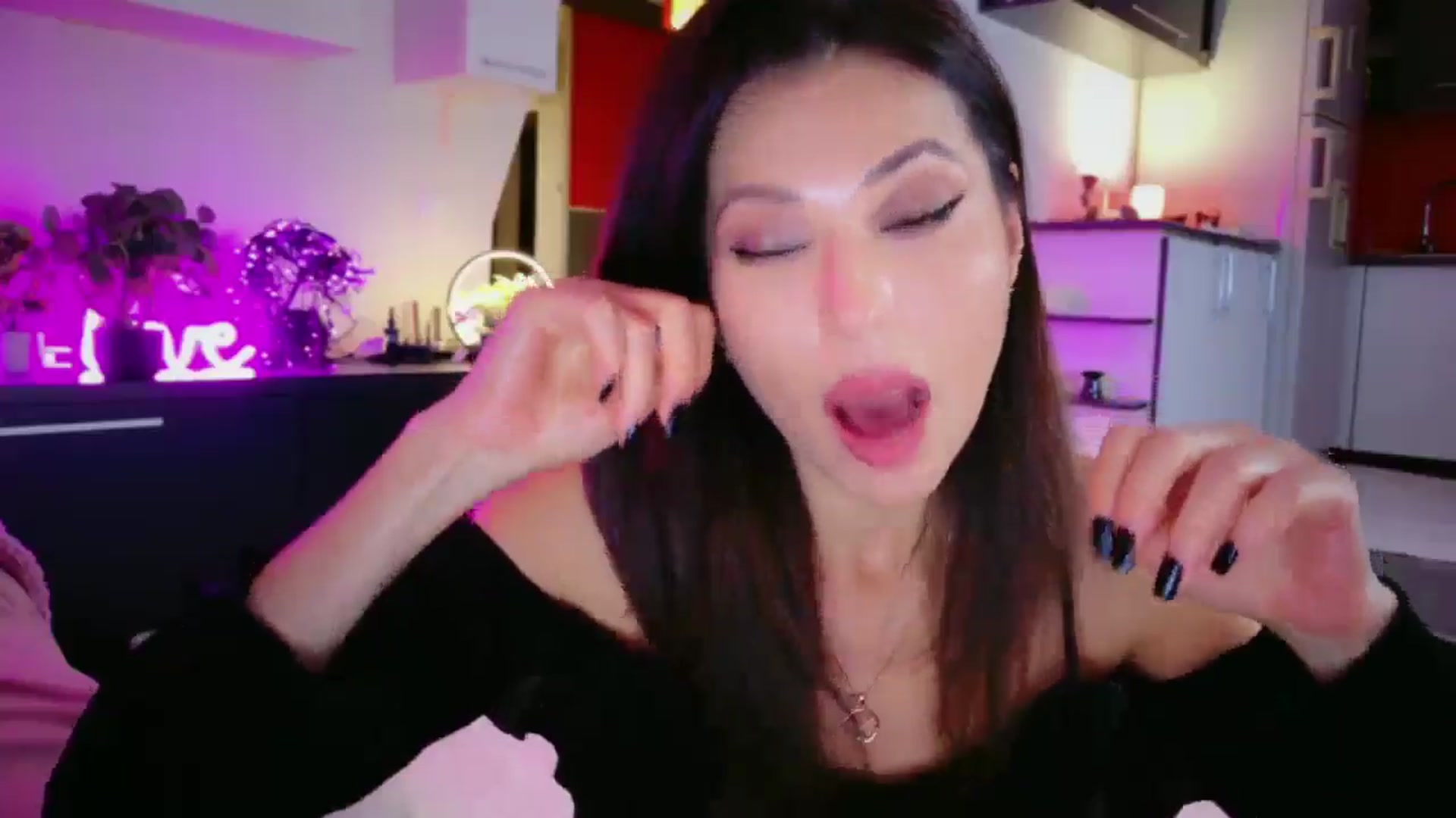 Gallery image thumbnail from SmileyTinaa's myfreecams stream on, 01/16/2026, 01:19 image 19 of 20