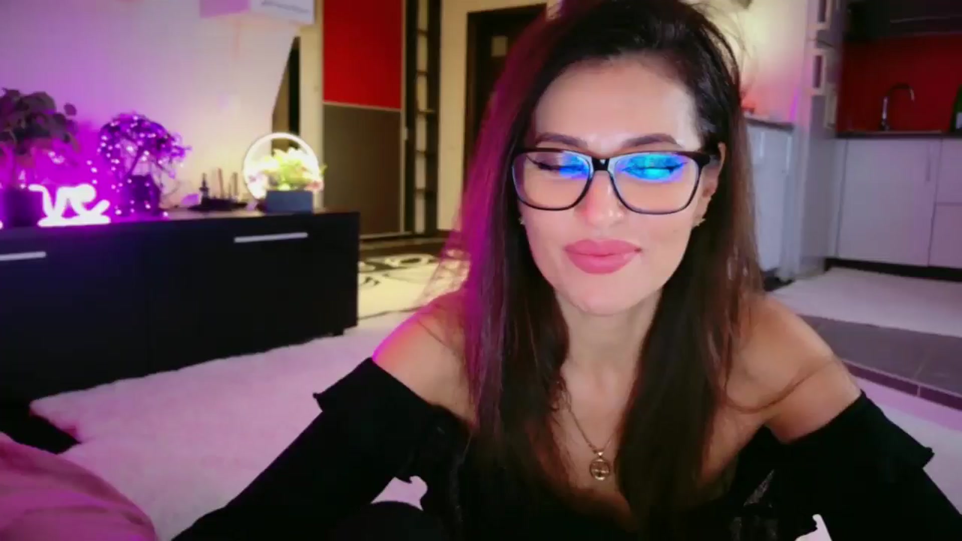 Gallery image thumbnail from SmileyTinaa's myfreecams stream on, 01/16/2026, 02:52 image 15 of 20