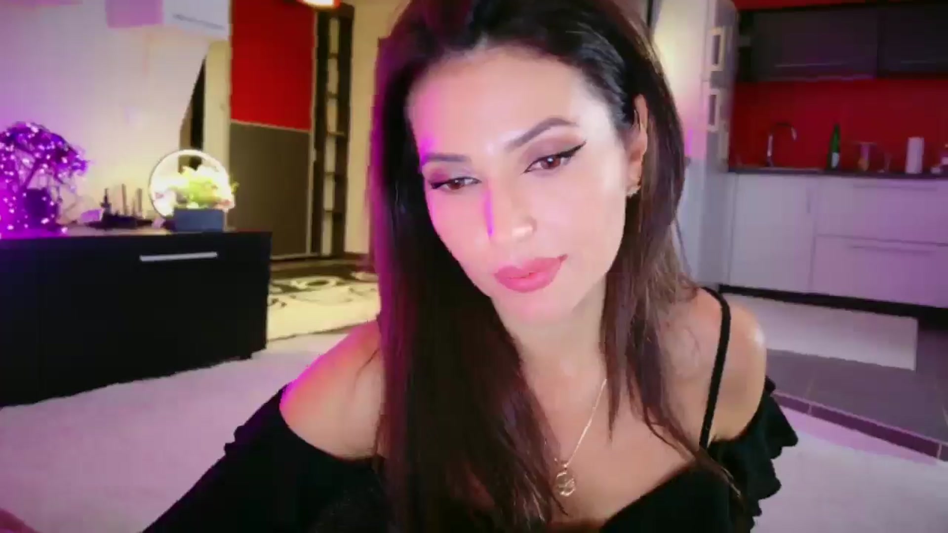 Gallery image thumbnail from SmileyTinaa's myfreecams stream on, 01/16/2026, 02:52 image 9 of 20