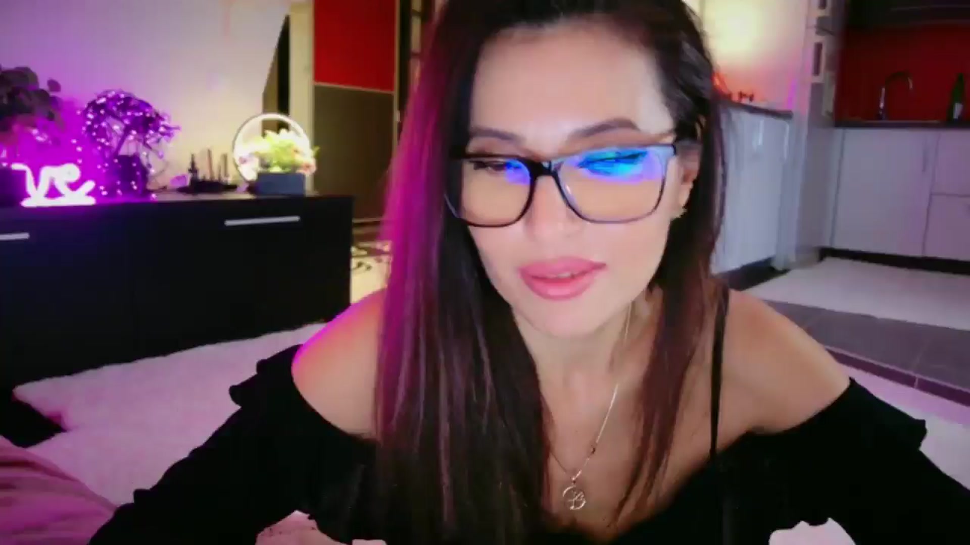 Gallery image thumbnail from SmileyTinaa's myfreecams stream on, 01/16/2026, 06:35 image 1 of 20