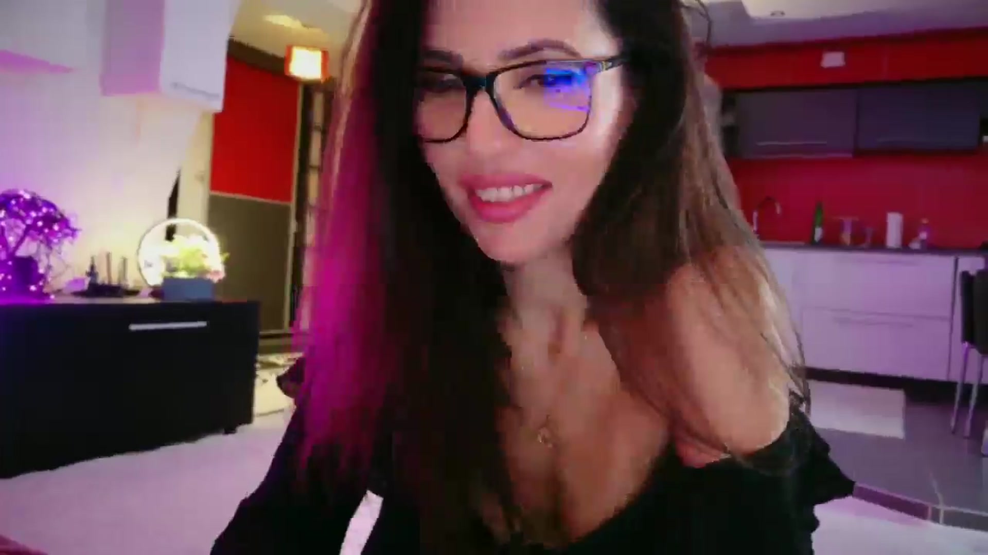 Gallery image thumbnail from SmileyTinaa's myfreecams stream on, 01/16/2026, 06:35 image 6 of 20