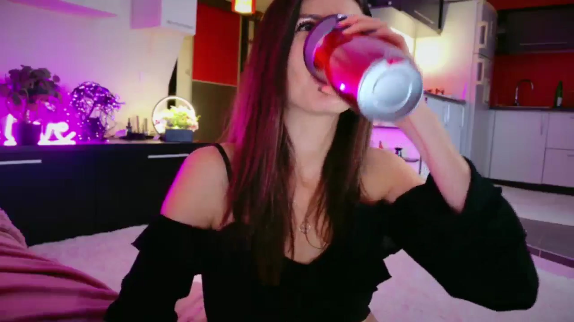 Gallery image thumbnail from SmileyTinaa's myfreecams stream on, 01/16/2026, 06:35 image 14 of 20