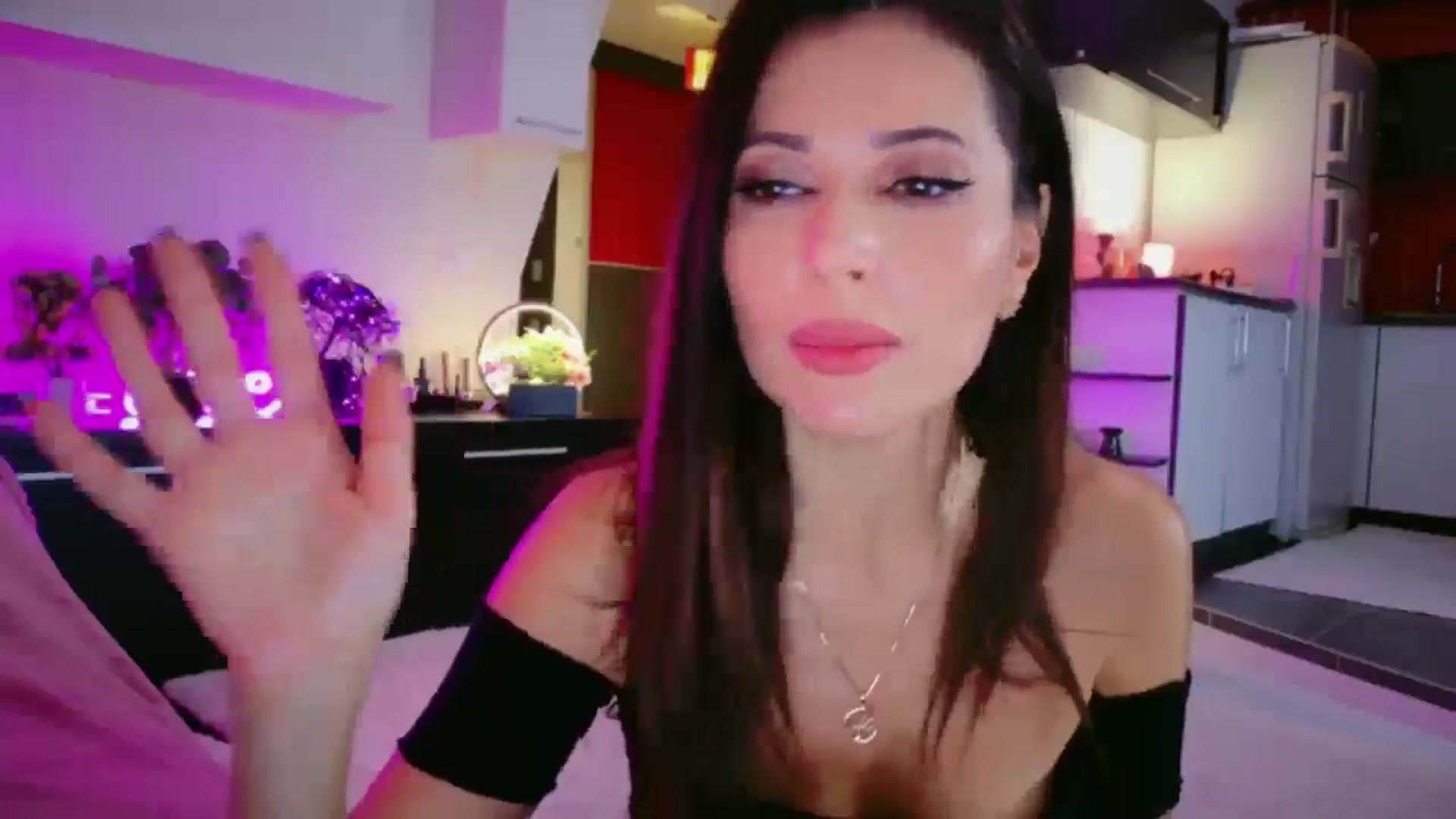 Gallery image thumbnail from SmileyTinaa's myfreecams stream on, 01/16/2026, 23:26 image 8 of 20