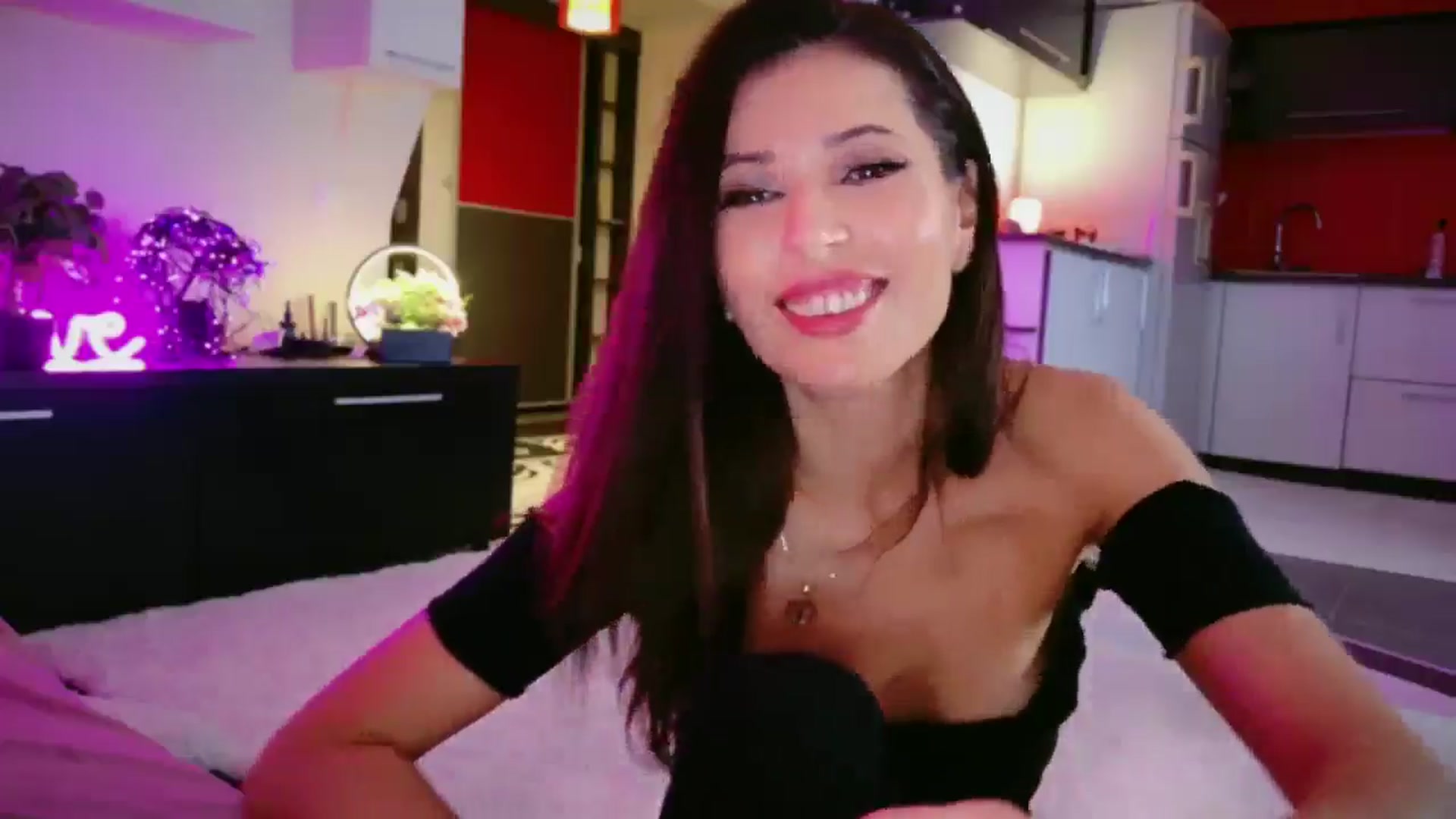 Gallery image thumbnail from SmileyTinaa's myfreecams stream on, 01/16/2026, 23:26 image 10 of 20