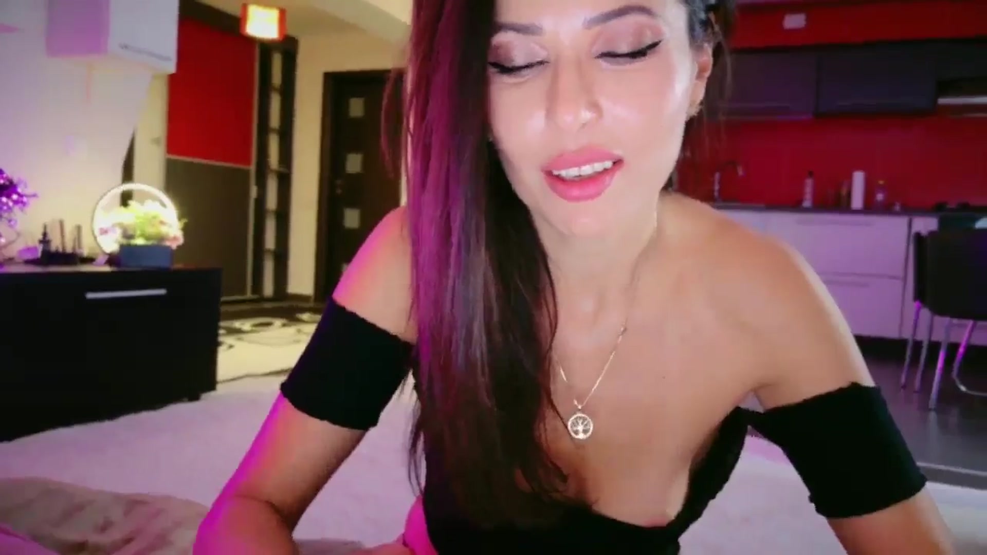 Gallery image thumbnail from SmileyTinaa's myfreecams stream on, 01/17/2026, 02:16 image 3 of 20