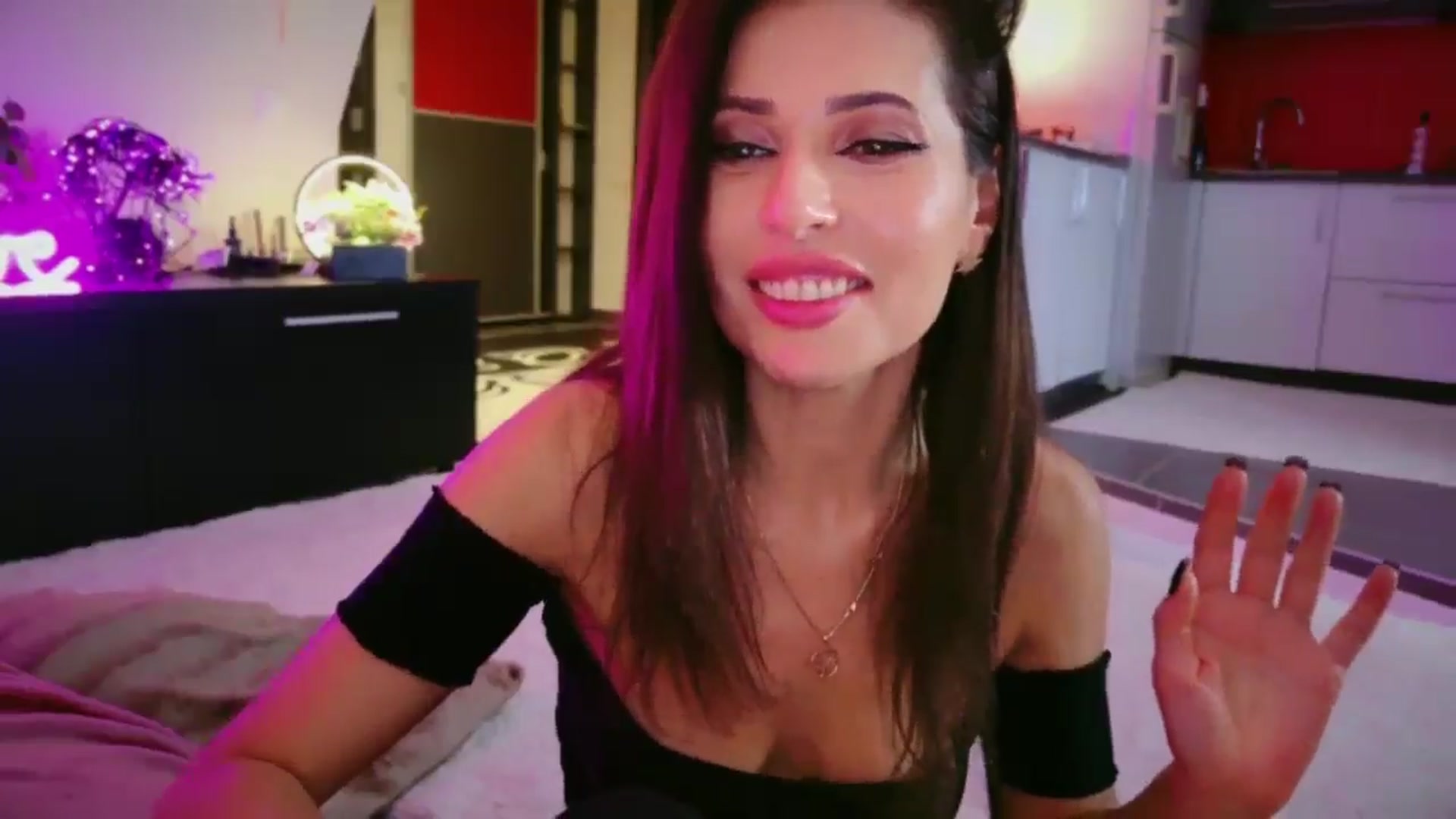 Gallery image thumbnail from SmileyTinaa's myfreecams stream on, 01/17/2026, 02:16 image 16 of 20