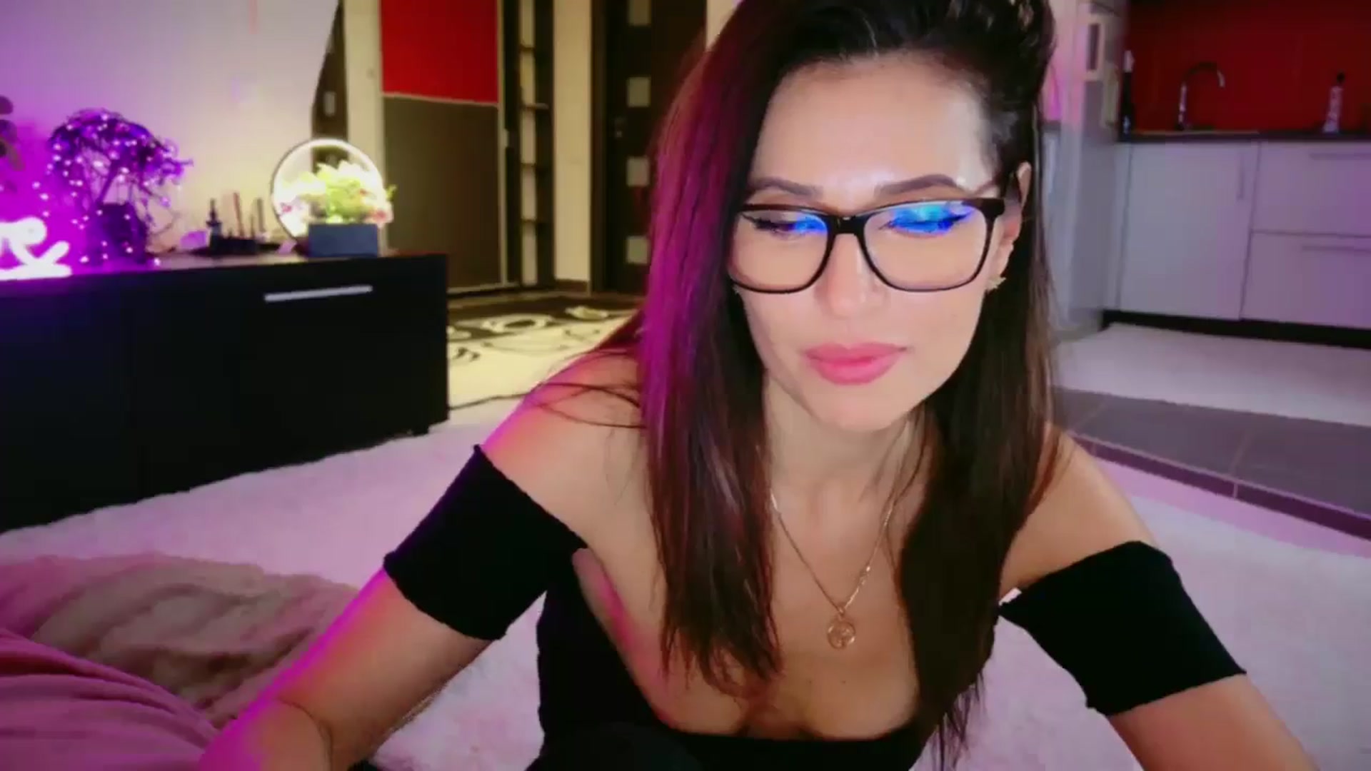 Gallery image thumbnail from SmileyTinaa's myfreecams stream on, 01/17/2026, 02:16 image 15 of 20