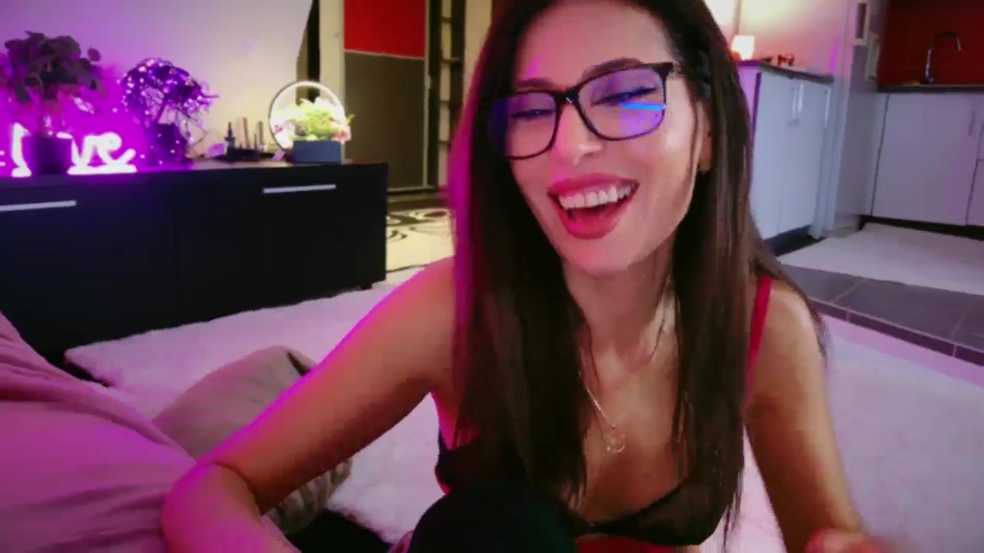 Gallery image thumbnail from SmileyTinaa's myfreecams stream on, 01/23/2026, 03:47 image 14 of 20