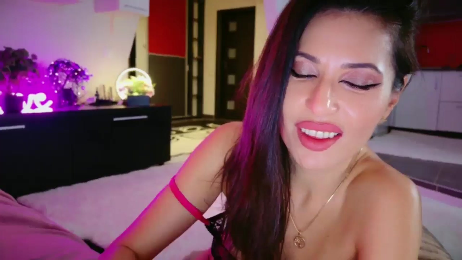 Gallery image thumbnail from SmileyTinaa's myfreecams stream on, 01/23/2026, 03:48 image 2 of 20