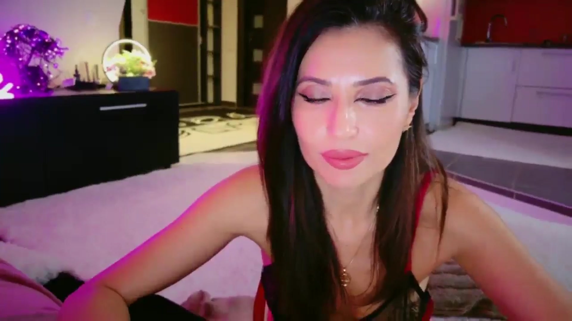 Gallery image thumbnail from SmileyTinaa's myfreecams stream on, 01/23/2026, 03:48 image 5 of 20