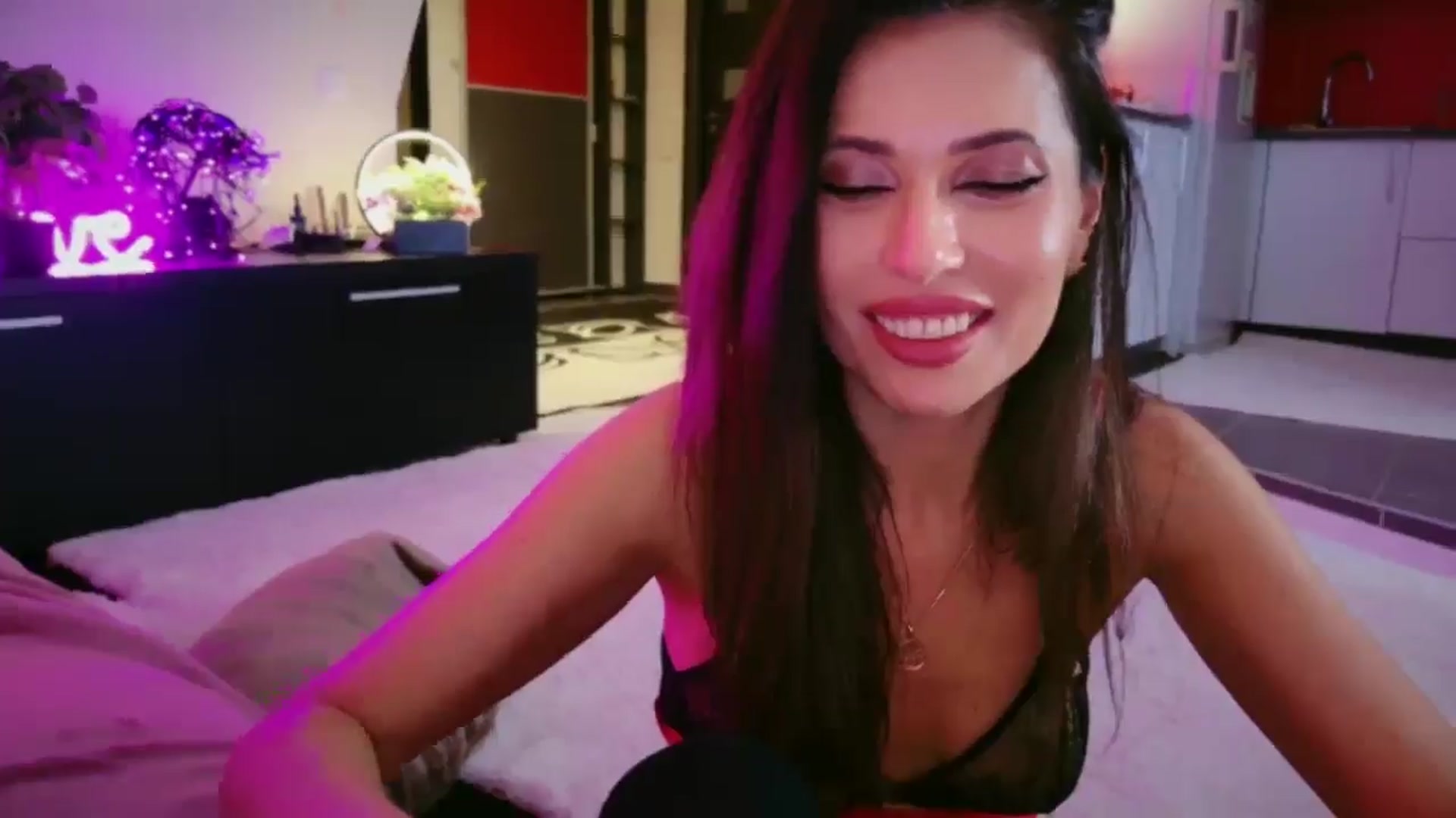 Gallery image thumbnail from SmileyTinaa's myfreecams stream on, 01/23/2026, 03:48 image 20 of 20
