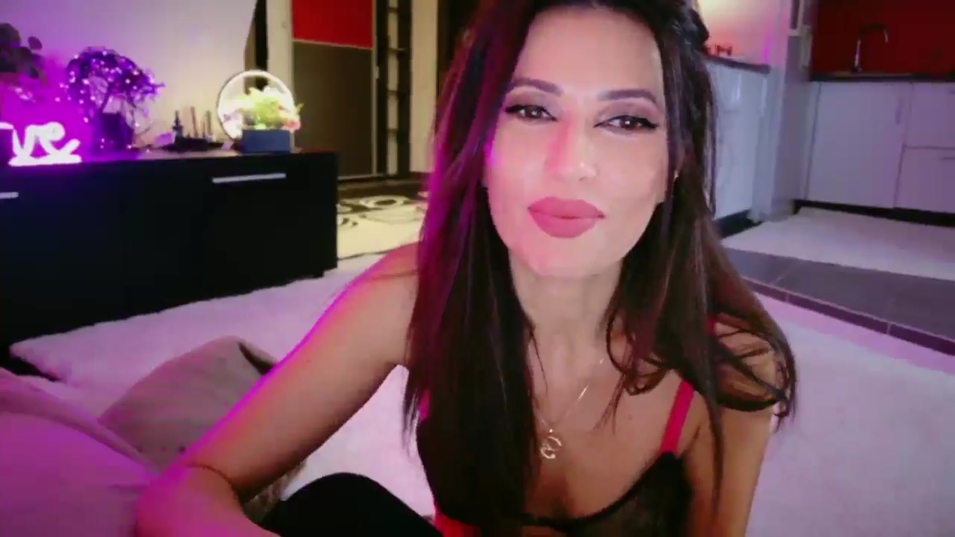 Gallery image thumbnail from SmileyTinaa's myfreecams stream on, 01/23/2026, 03:48 image 16 of 20