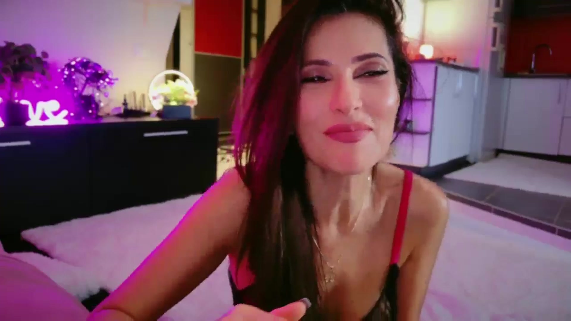Gallery image thumbnail from SmileyTinaa's myfreecams stream on, 01/23/2026, 07:07 image 13 of 20