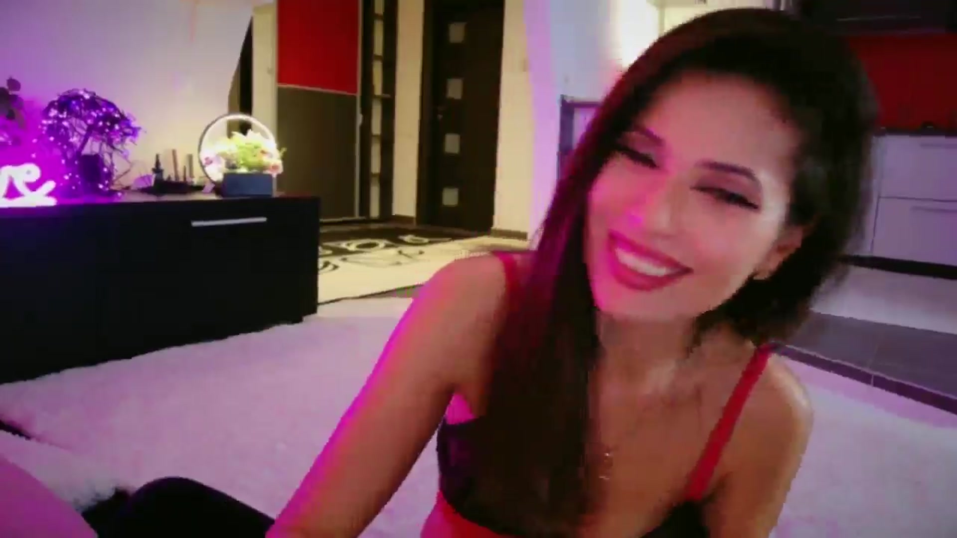 Gallery image thumbnail from SmileyTinaa's myfreecams stream on, 01/23/2026, 07:07 image 14 of 20