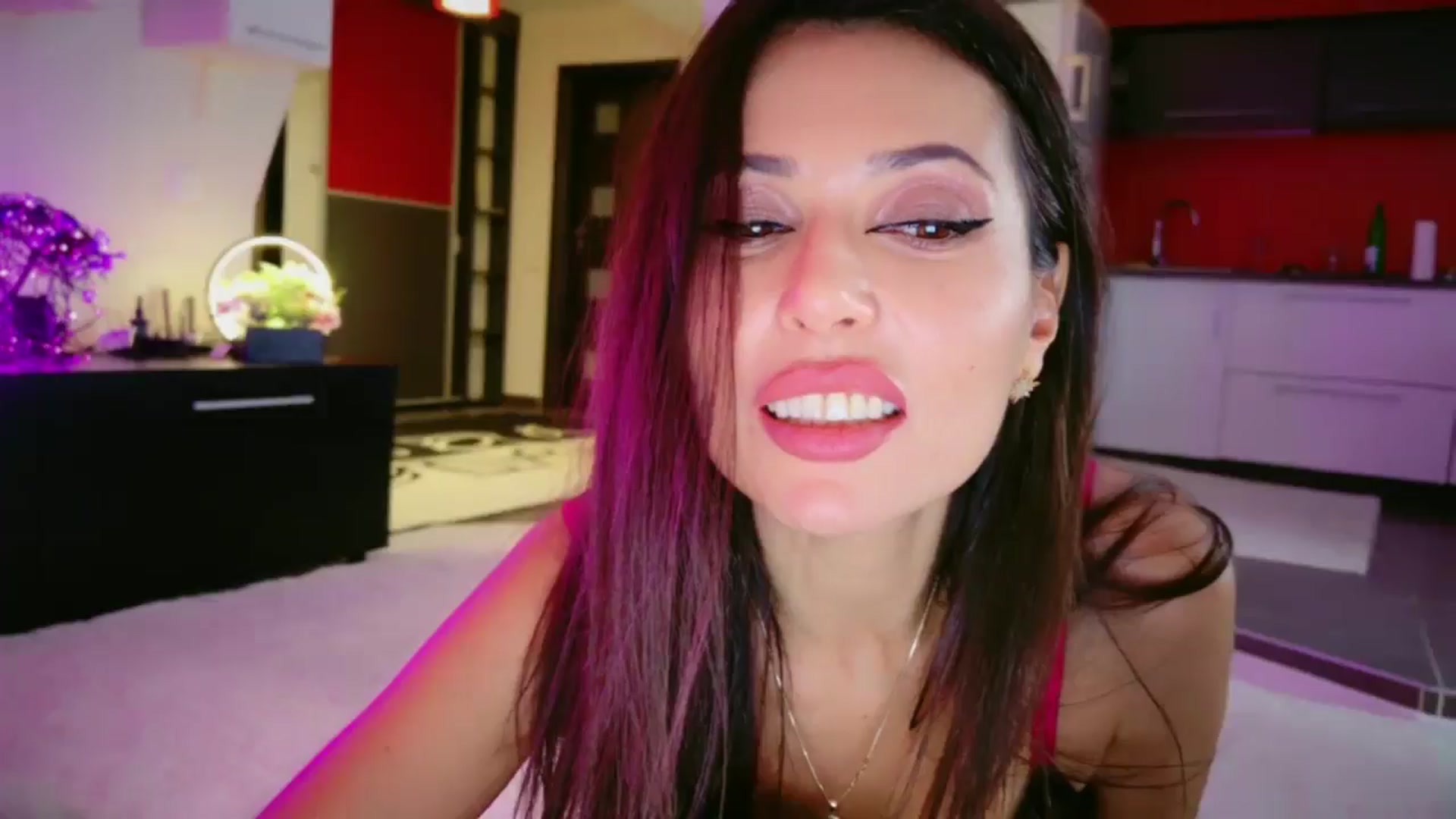 Gallery image thumbnail from SmileyTinaa's myfreecams stream on, 01/23/2026, 07:07 image 16 of 20