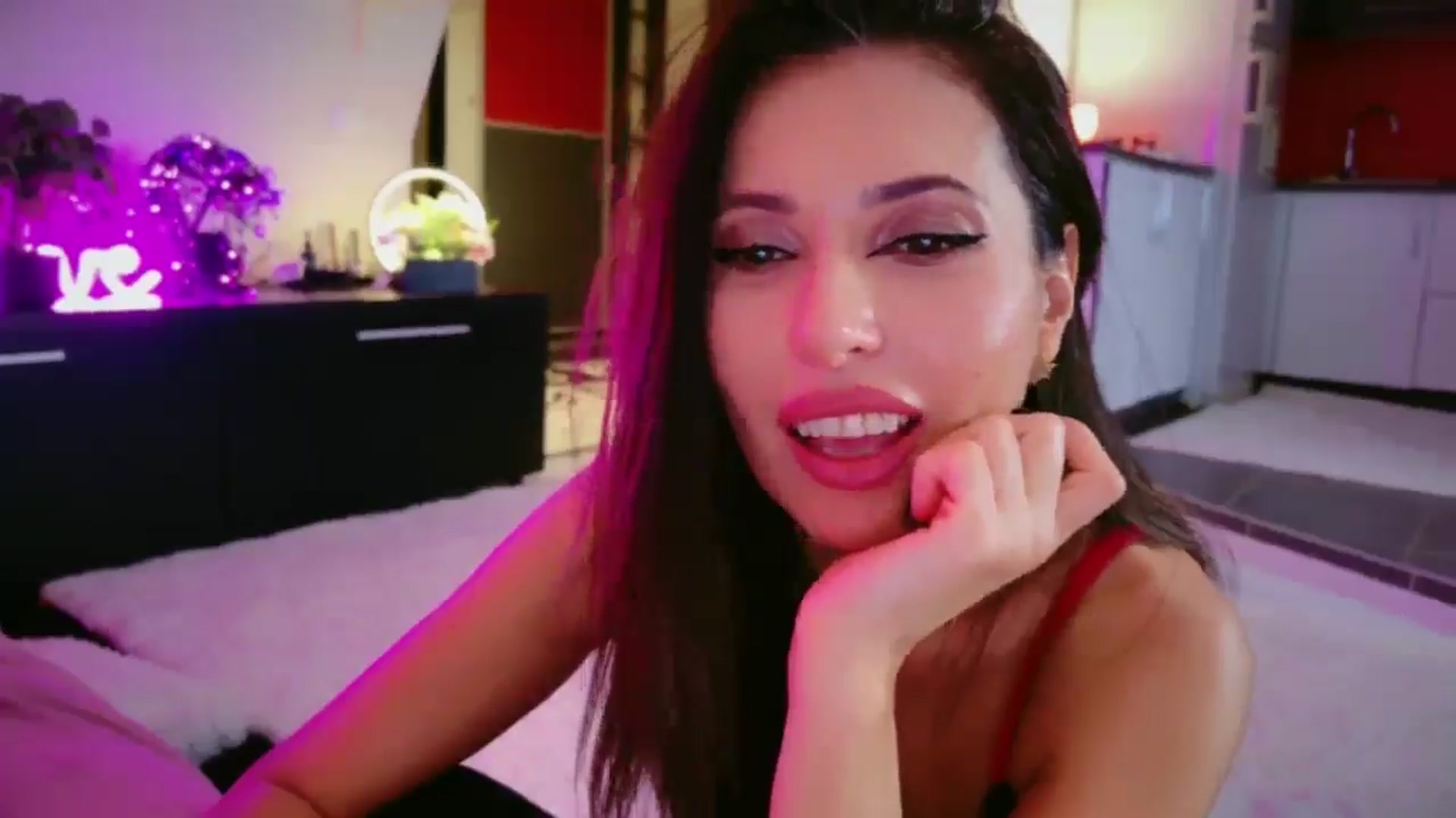 Gallery image thumbnail from SmileyTinaa's myfreecams stream on, 01/23/2026, 07:07 image 4 of 20