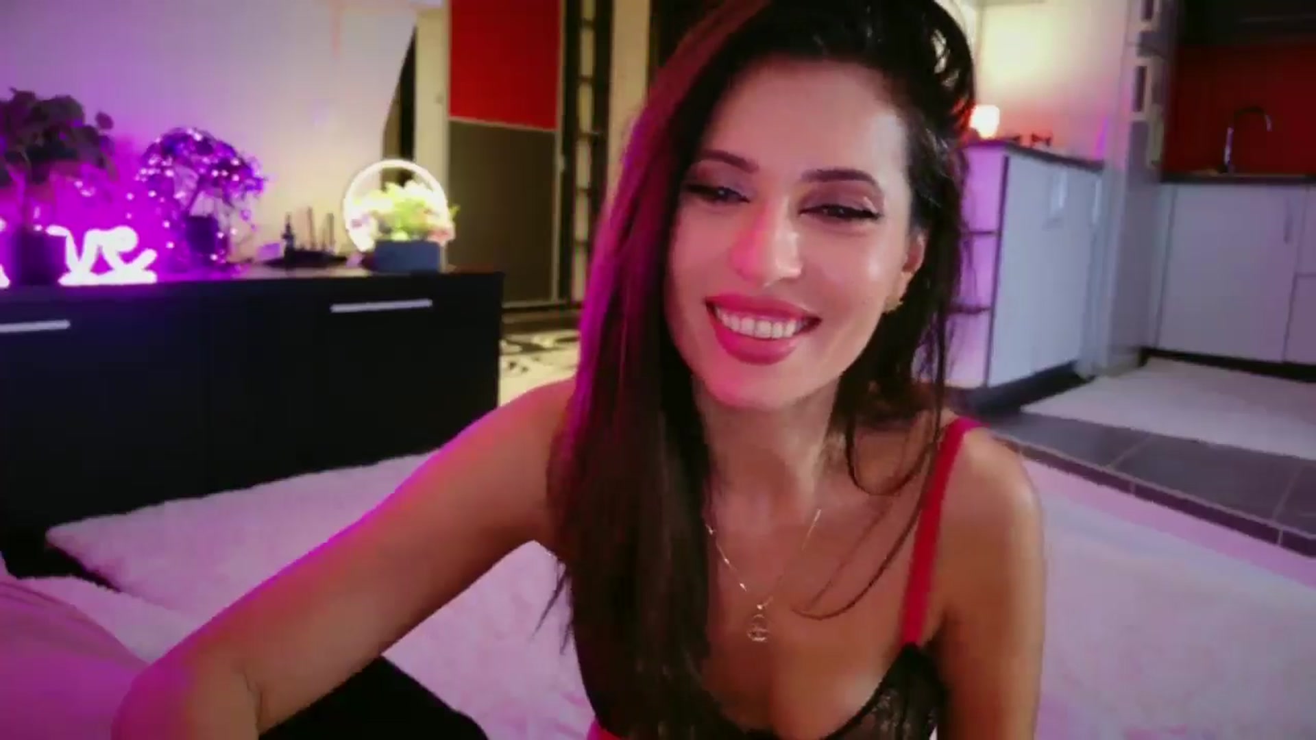 Gallery image thumbnail from SmileyTinaa's myfreecams stream on, 01/23/2026, 07:07 image 12 of 20