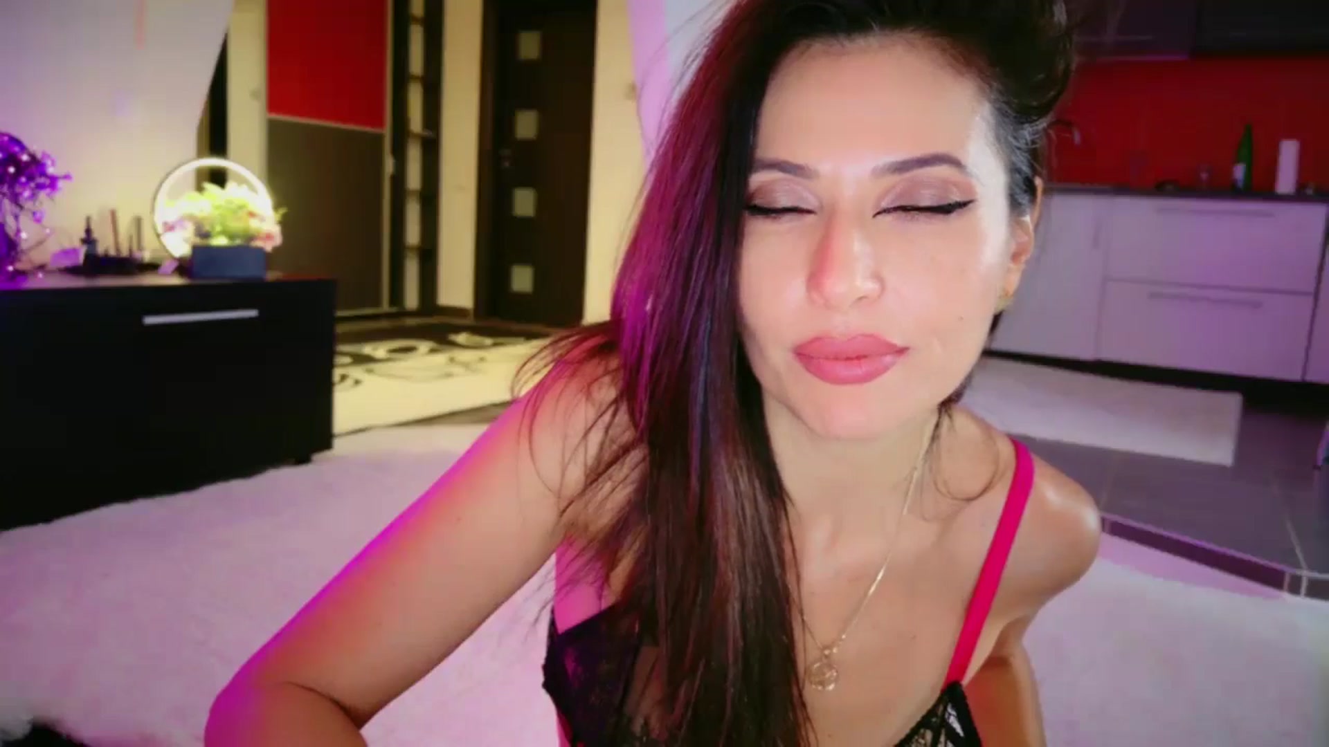 Gallery image thumbnail from SmileyTinaa's myfreecams stream on, 01/23/2026, 07:07 image 9 of 20