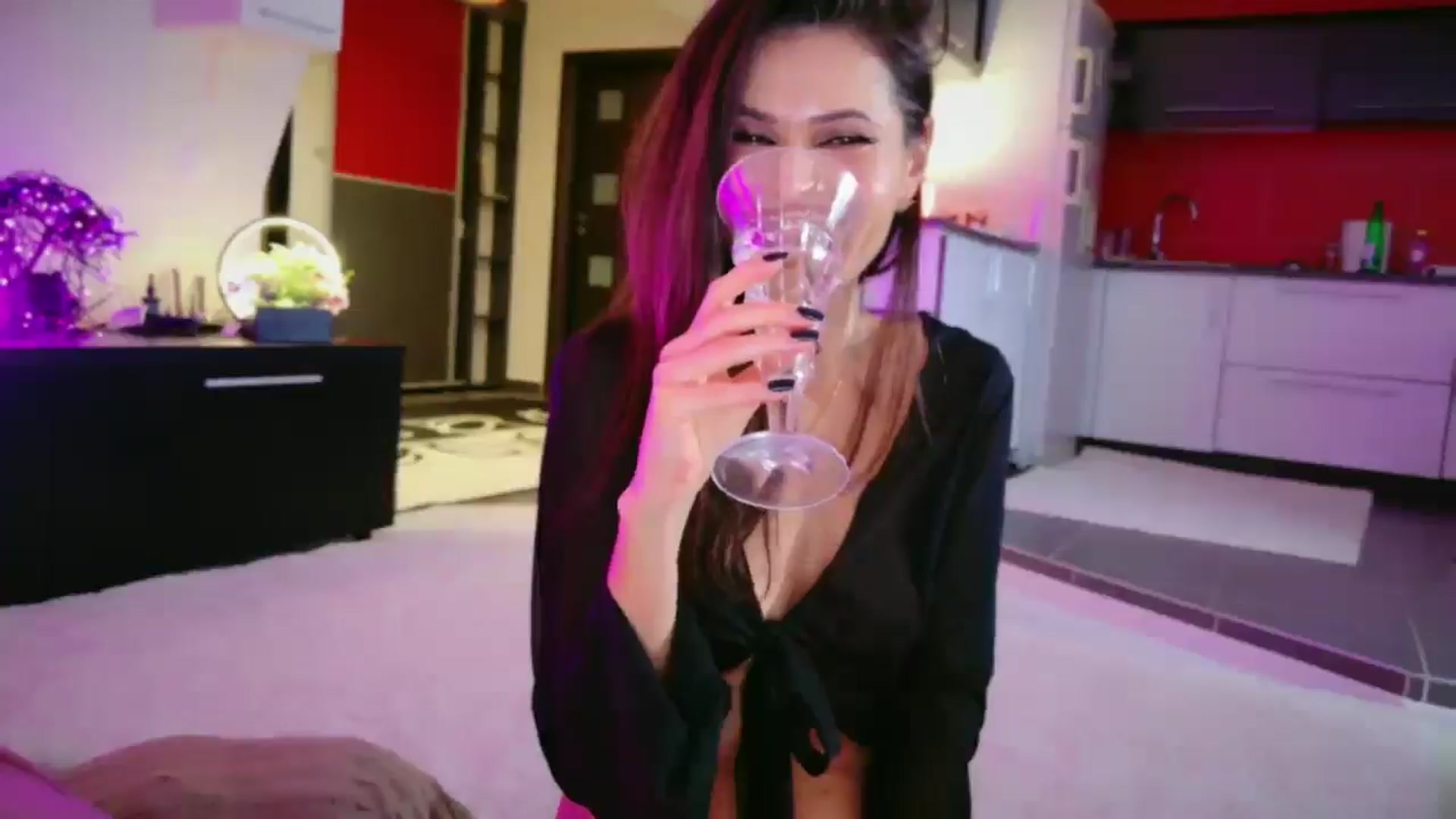 Gallery image thumbnail from SmileyTinaa's myfreecams stream on, 01/24/2026, 01:22 image 4 of 20