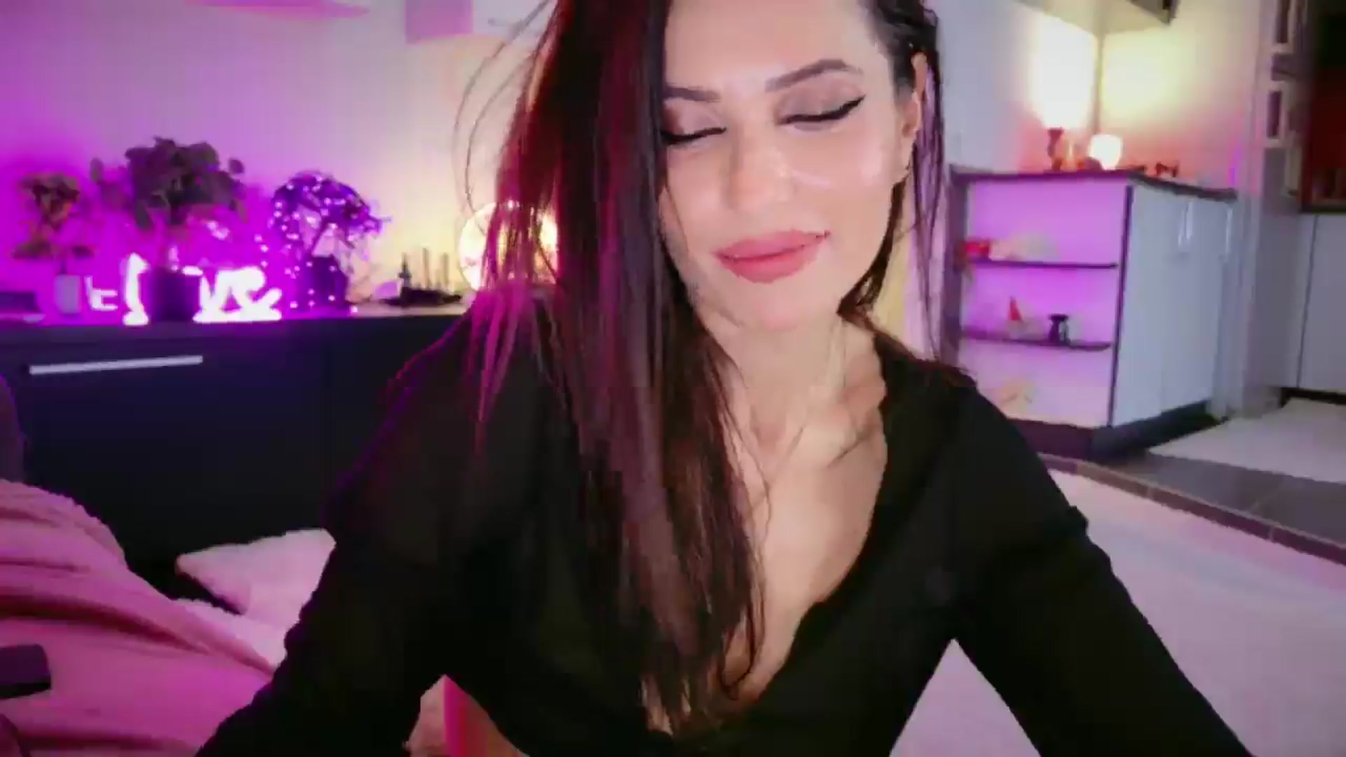 Gallery image thumbnail from SmileyTinaa's myfreecams stream on, 01/24/2026, 01:22 image 5 of 20